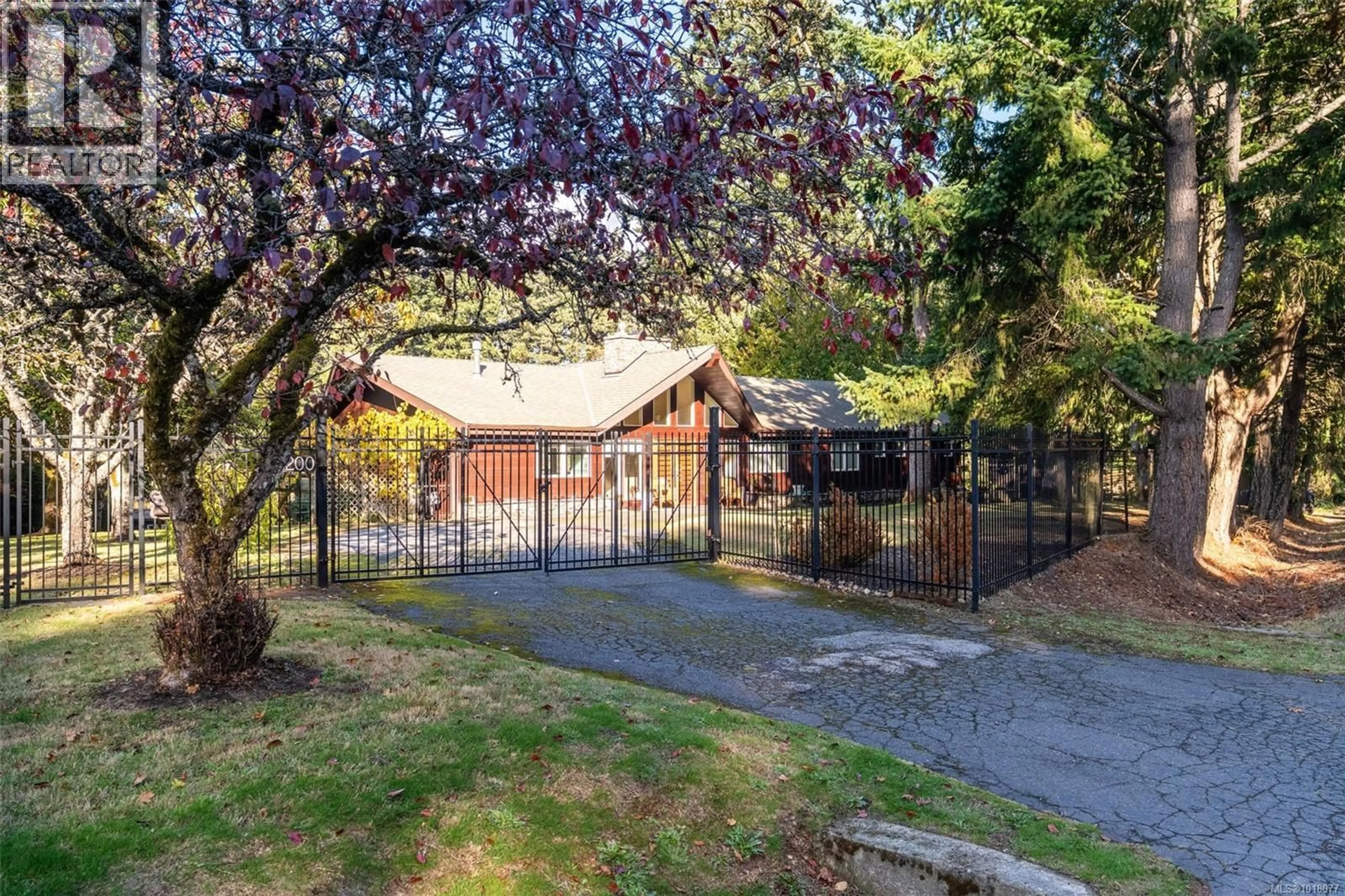 A pic from outside/outdoor area/front of a property/back of a property/a pic from drone, street for 2200 ALDEANE AVENUE, Colwood British Columbia V9B2C5