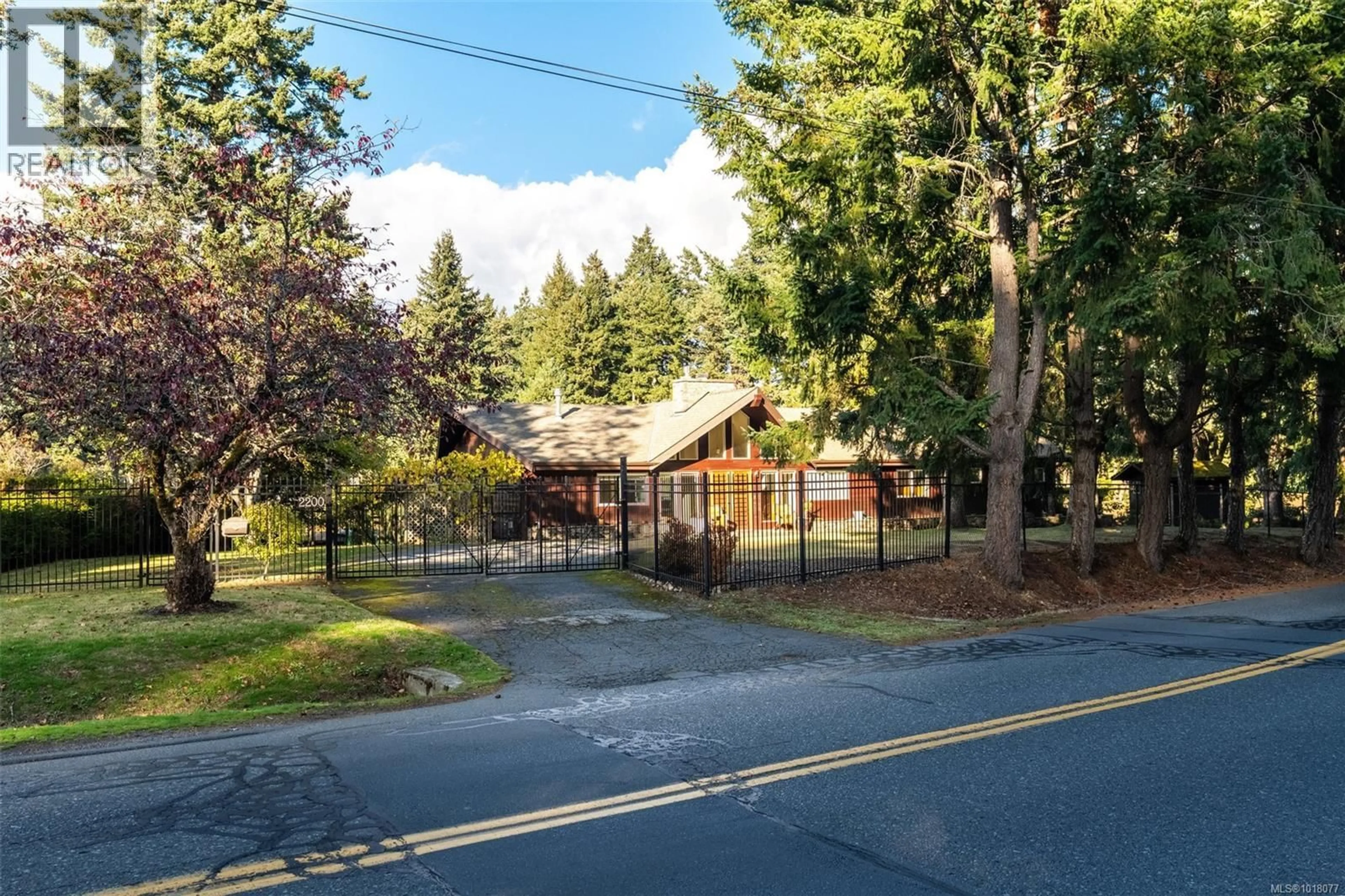 A pic from outside/outdoor area/front of a property/back of a property/a pic from drone, unknown for 2200 ALDEANE AVENUE, Colwood British Columbia V9B2C5