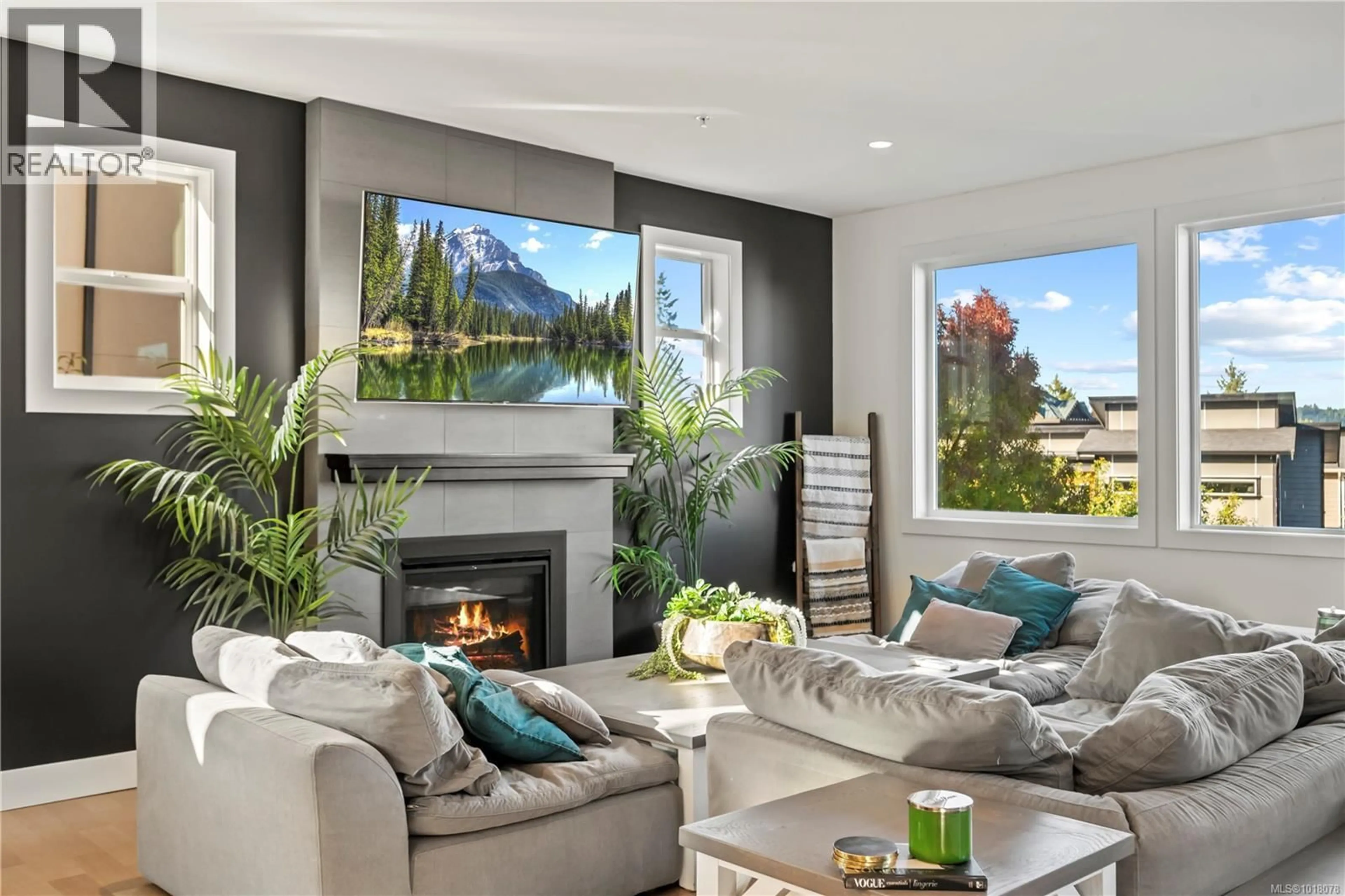 Living room with furniture, unknown for 1167 RIVER ROCK PLACE, Highlands British Columbia V9B0S6
