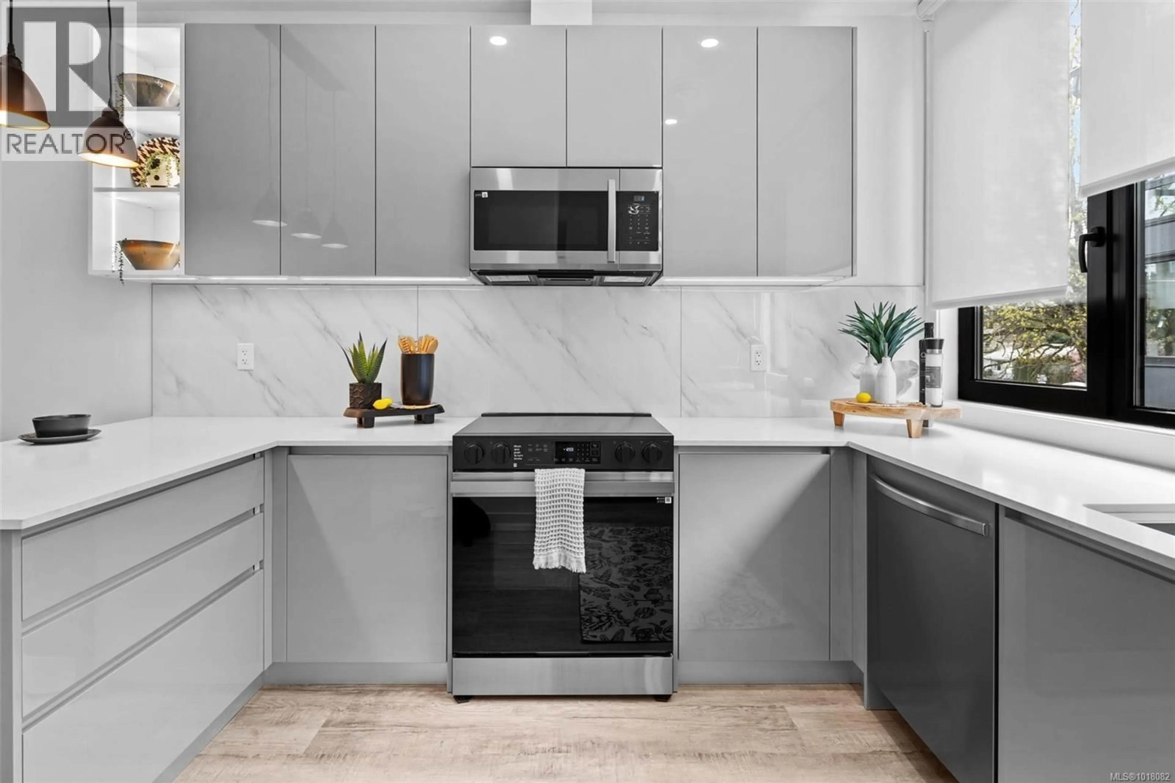 Contemporary kitchen, ceramic/tile floor for 124 - 916 ORONO AVENUE, Langford British Columbia V9B2T9