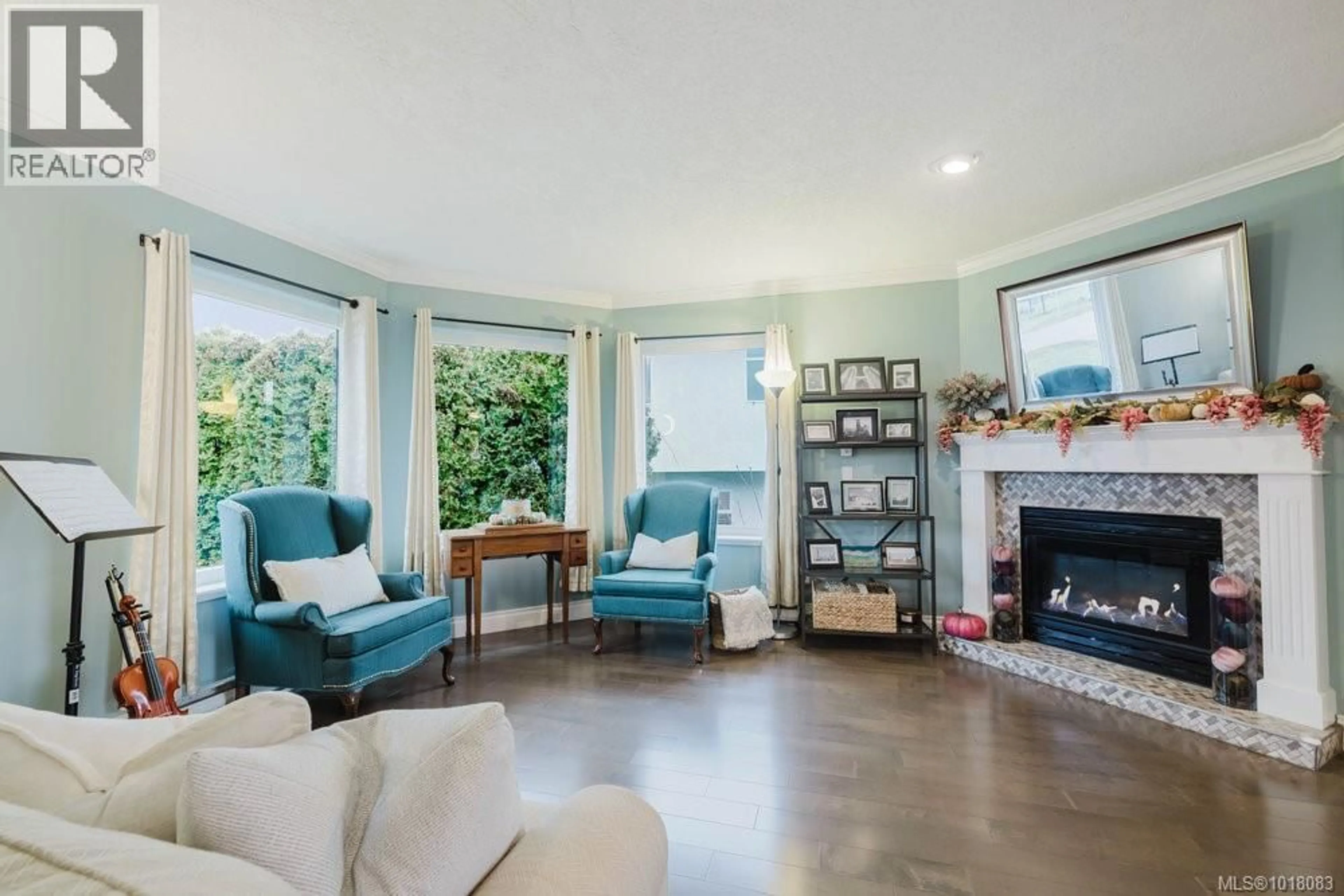 Living room with furniture, unknown for 2310 FRANCIS VIEW DRIVE, View Royal British Columbia V9B6C8