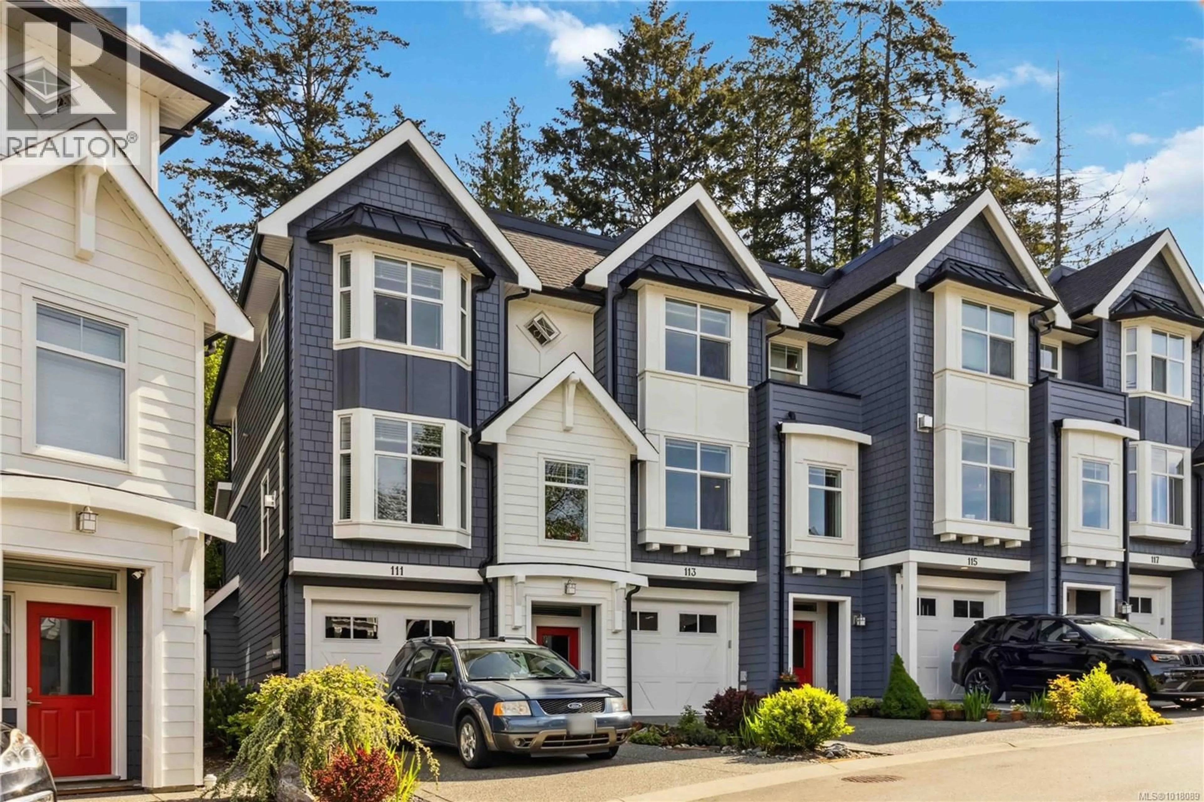 Home with vinyl exterior material, street for 113 - 1064 GALA COURT, Langford British Columbia V9C2Y2
