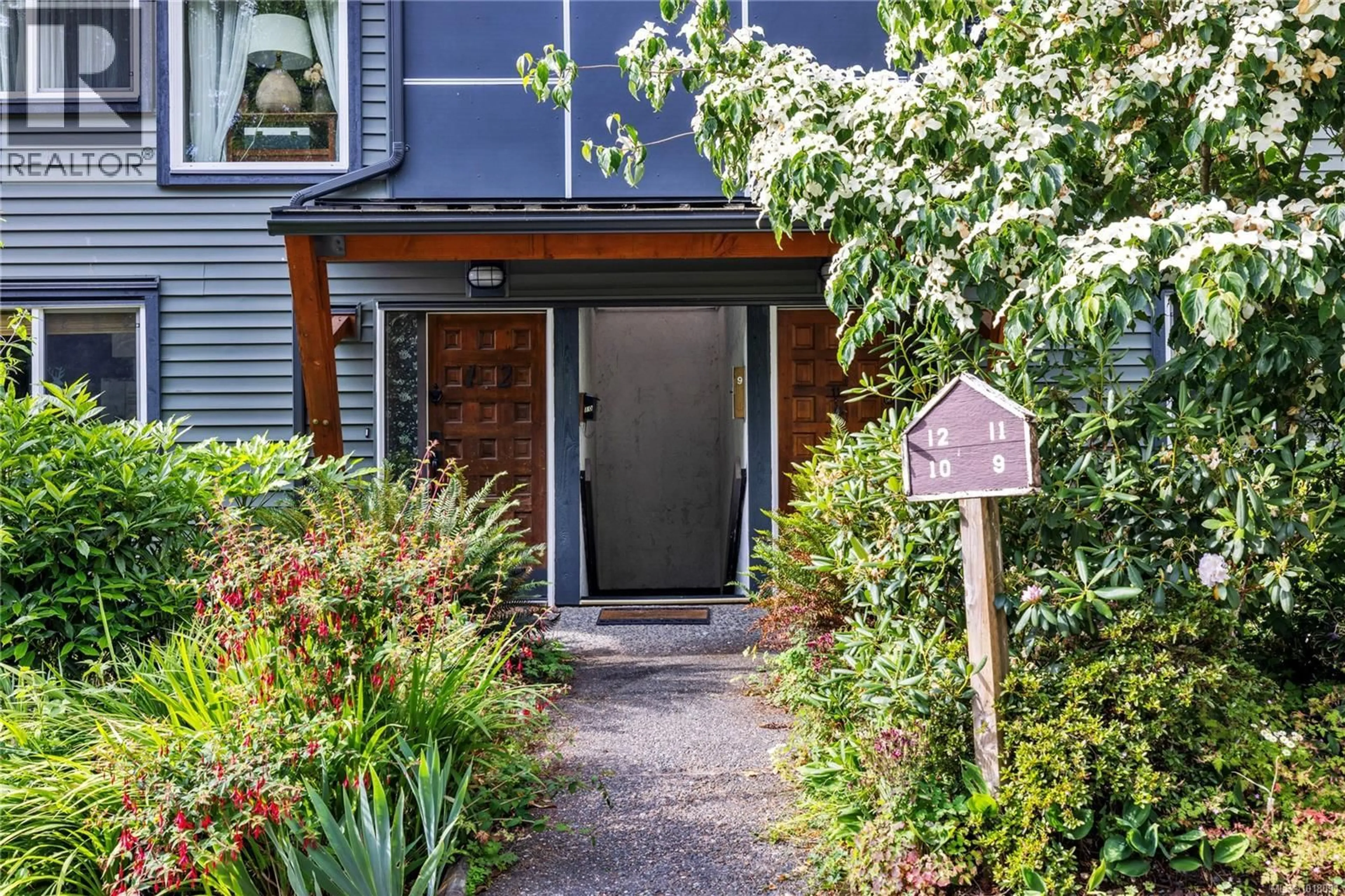 Indoor entryway for 10 - 111 WALL STREET, Nanaimo British Columbia V9S5H9