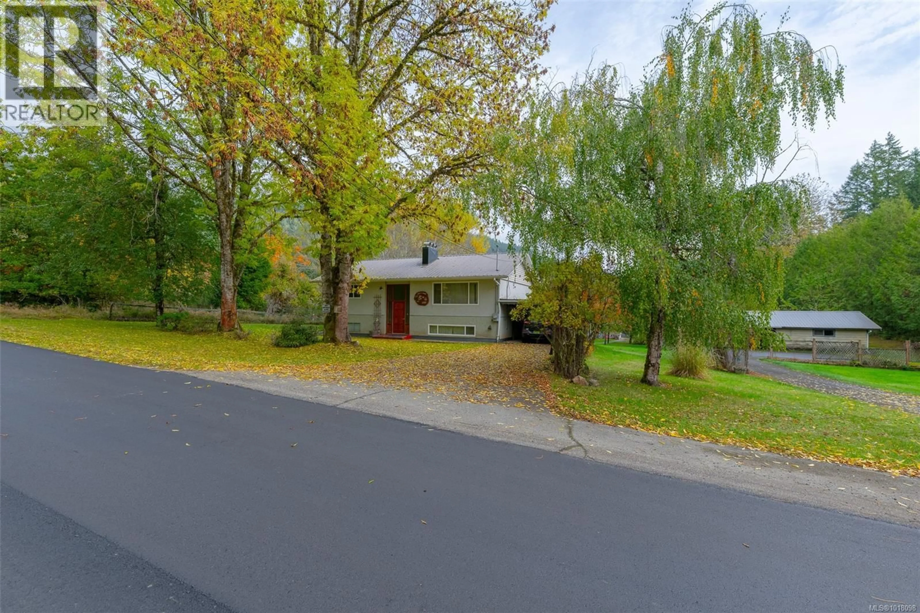 A pic from outside/outdoor area/front of a property/back of a property/a pic from drone, street for 6767 CYPRESS BOULEVARD, Port Alberni British Columbia V9Y8T7