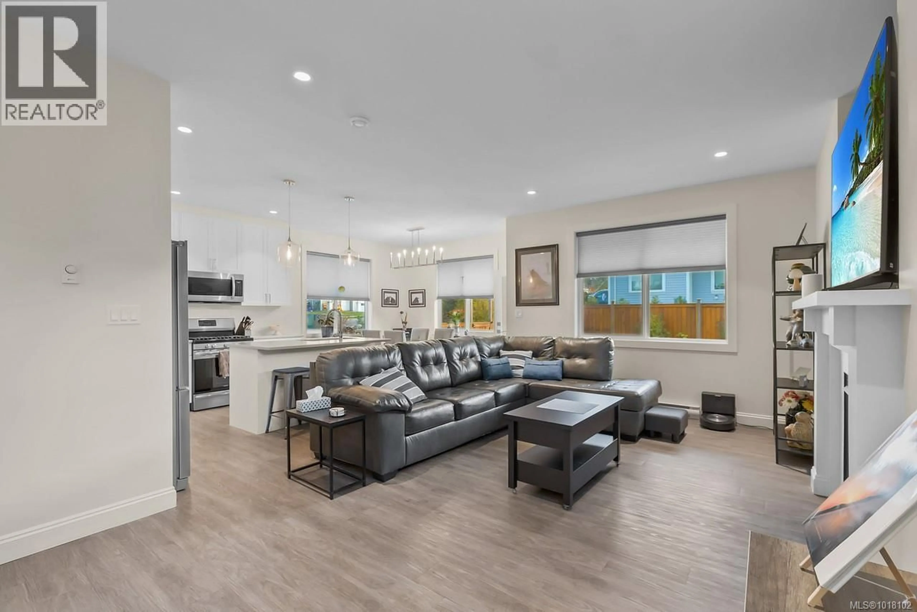 Living room with furniture, unknown for 905 BOARDWALK AVENUE, Nanaimo British Columbia V9R1B3