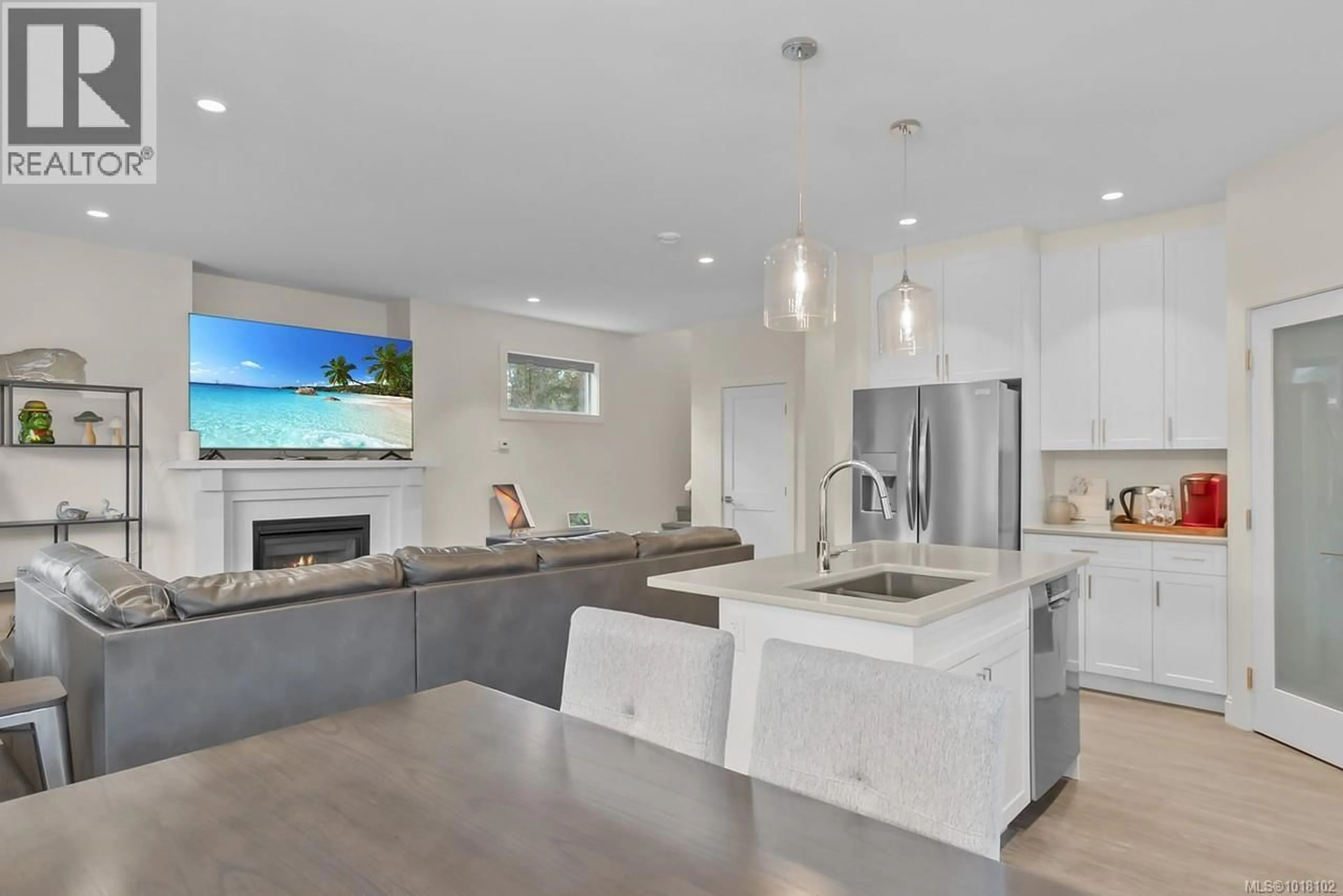 Open concept kitchen, unknown for 905 BOARDWALK AVENUE, Nanaimo British Columbia V9R1B3