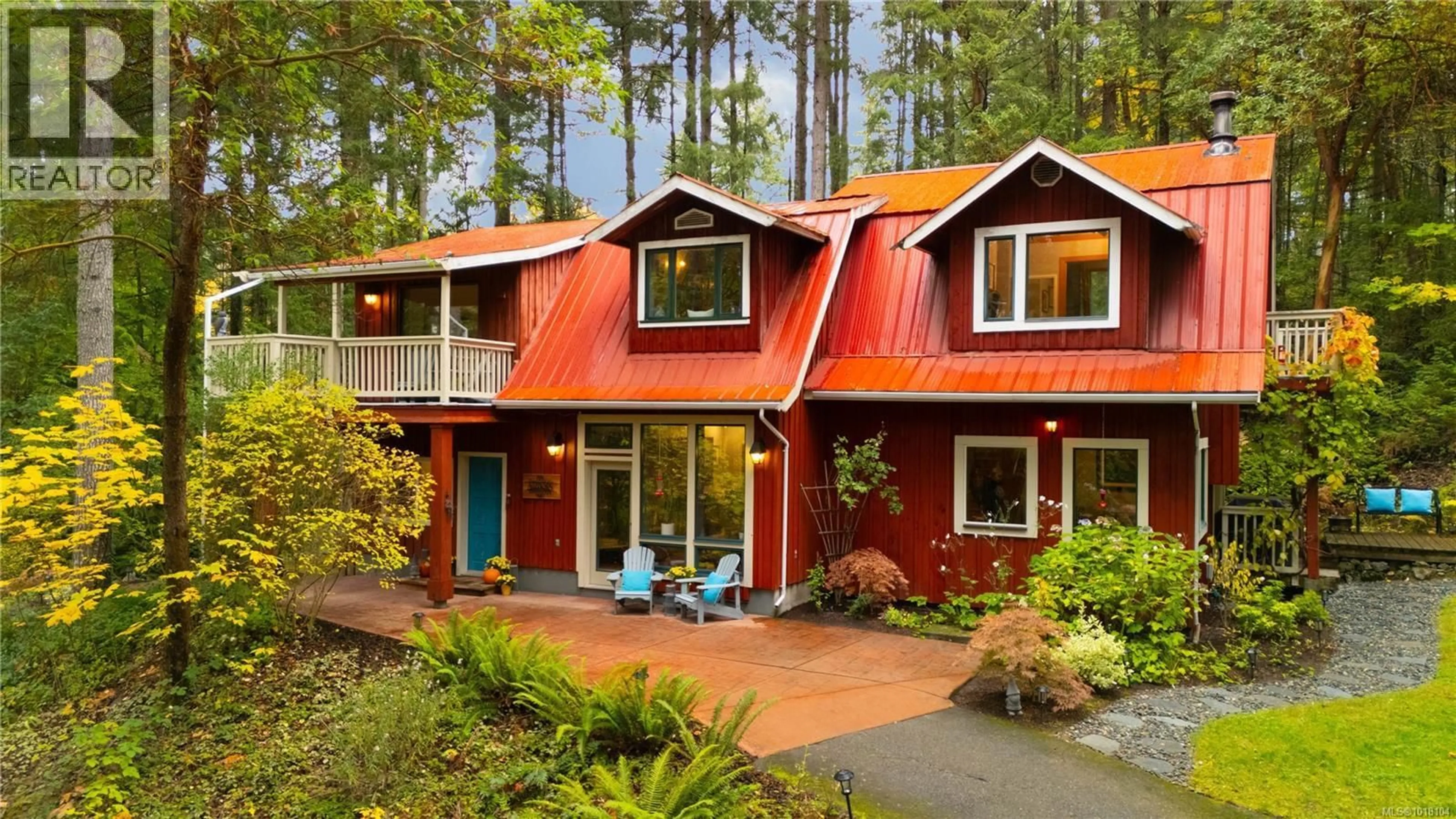 Home with vinyl exterior material, street for 3778 KINGBURNE DRIVE, Cobble Hill British Columbia V0R1L5