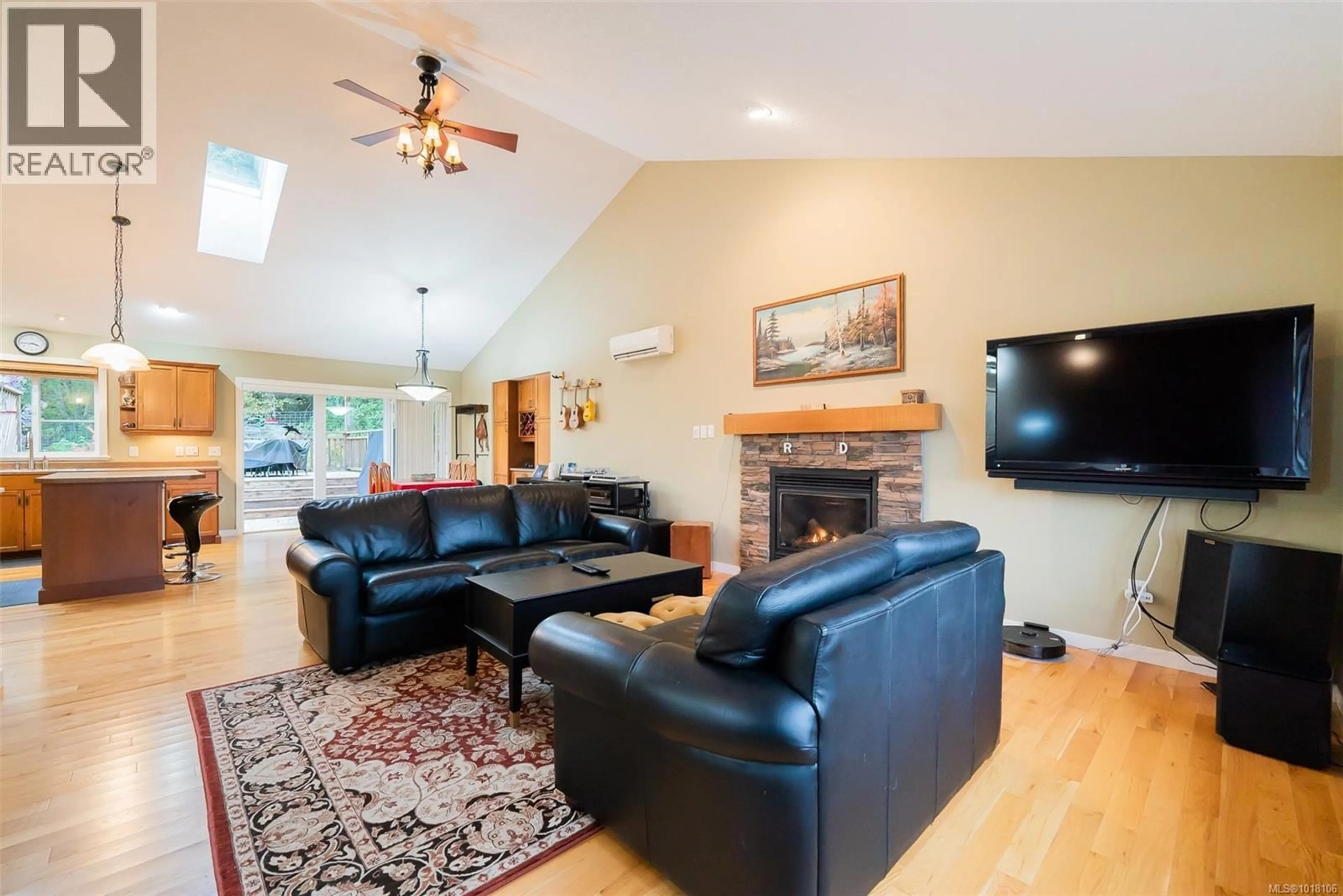 Living room with furniture, unknown for 1613 BLACKSTONE PLACE, Nanaimo British Columbia V9X1X7