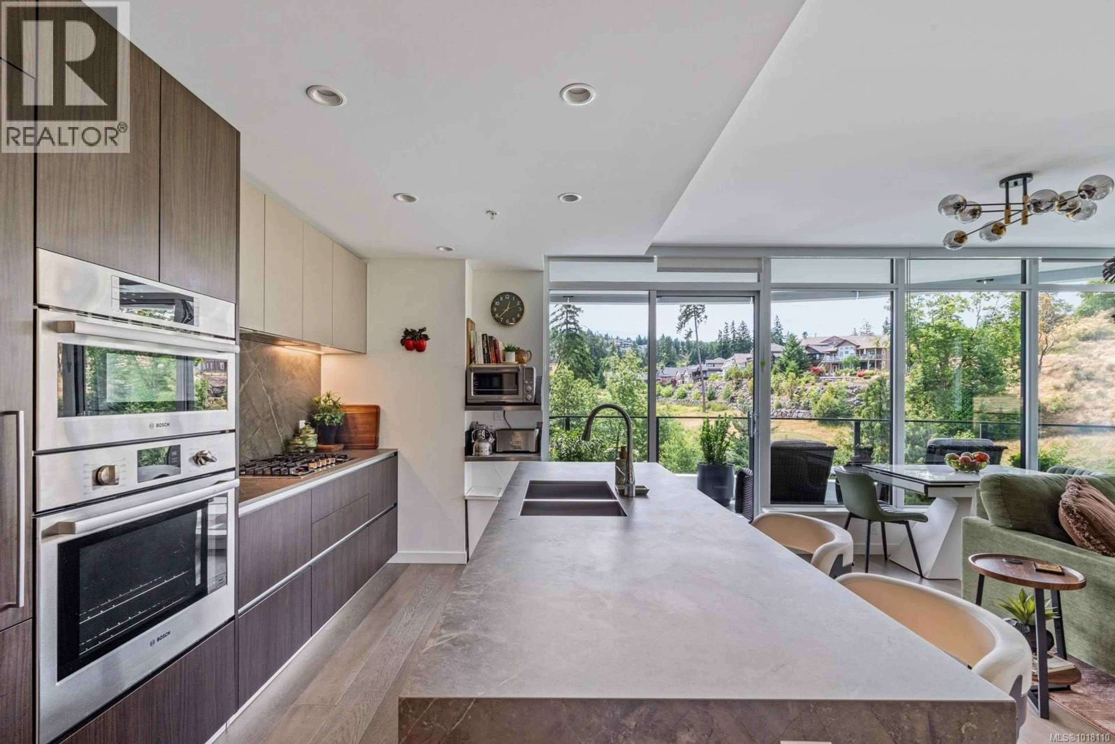 Contemporary kitchen, unknown for 815 - 2000 HANNINGTON ROAD, Langford British Columbia V9B7C1