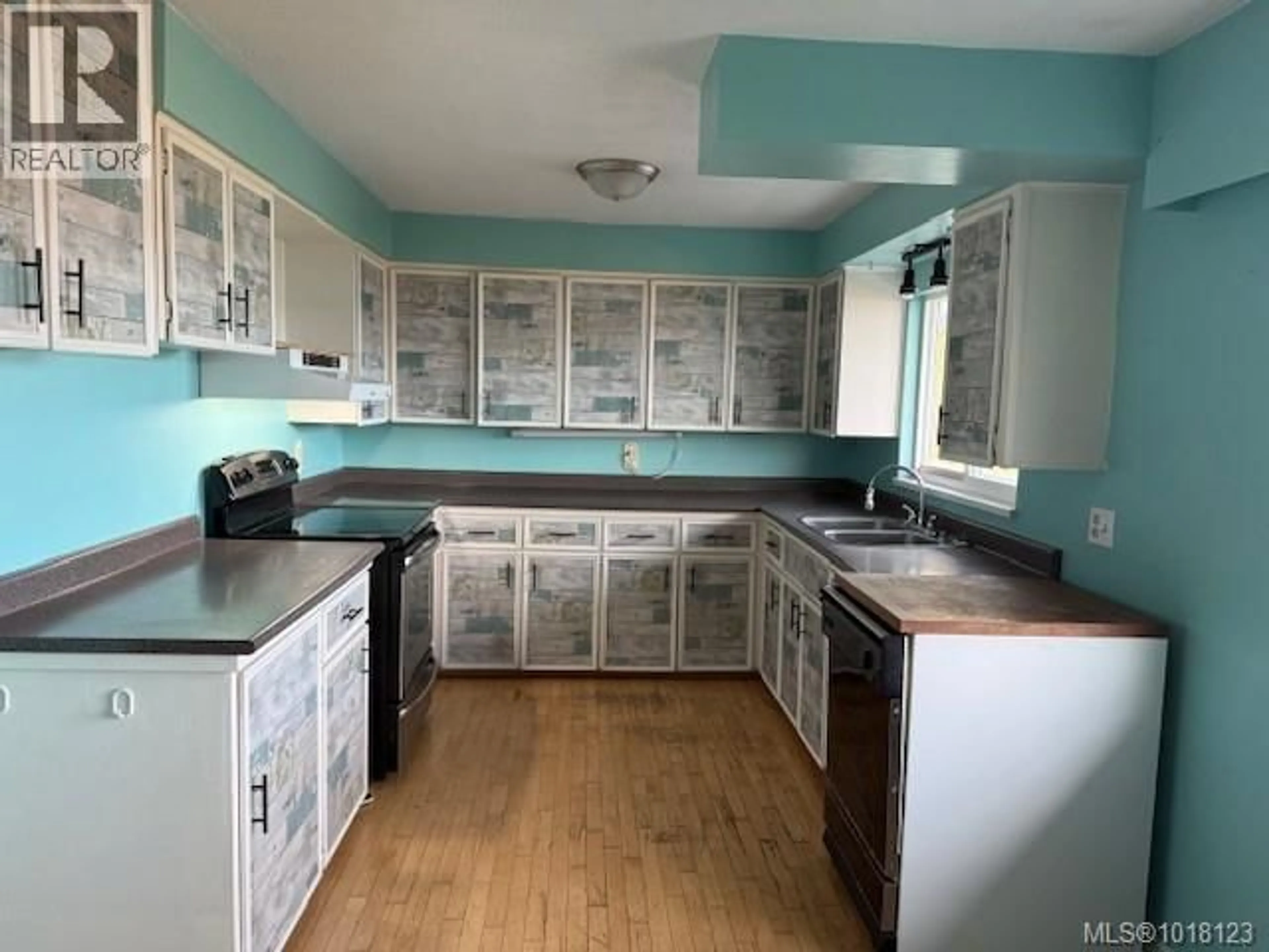 Standard kitchen, unknown for 7550 MARKET STREET, Port Hardy British Columbia V0N2P0