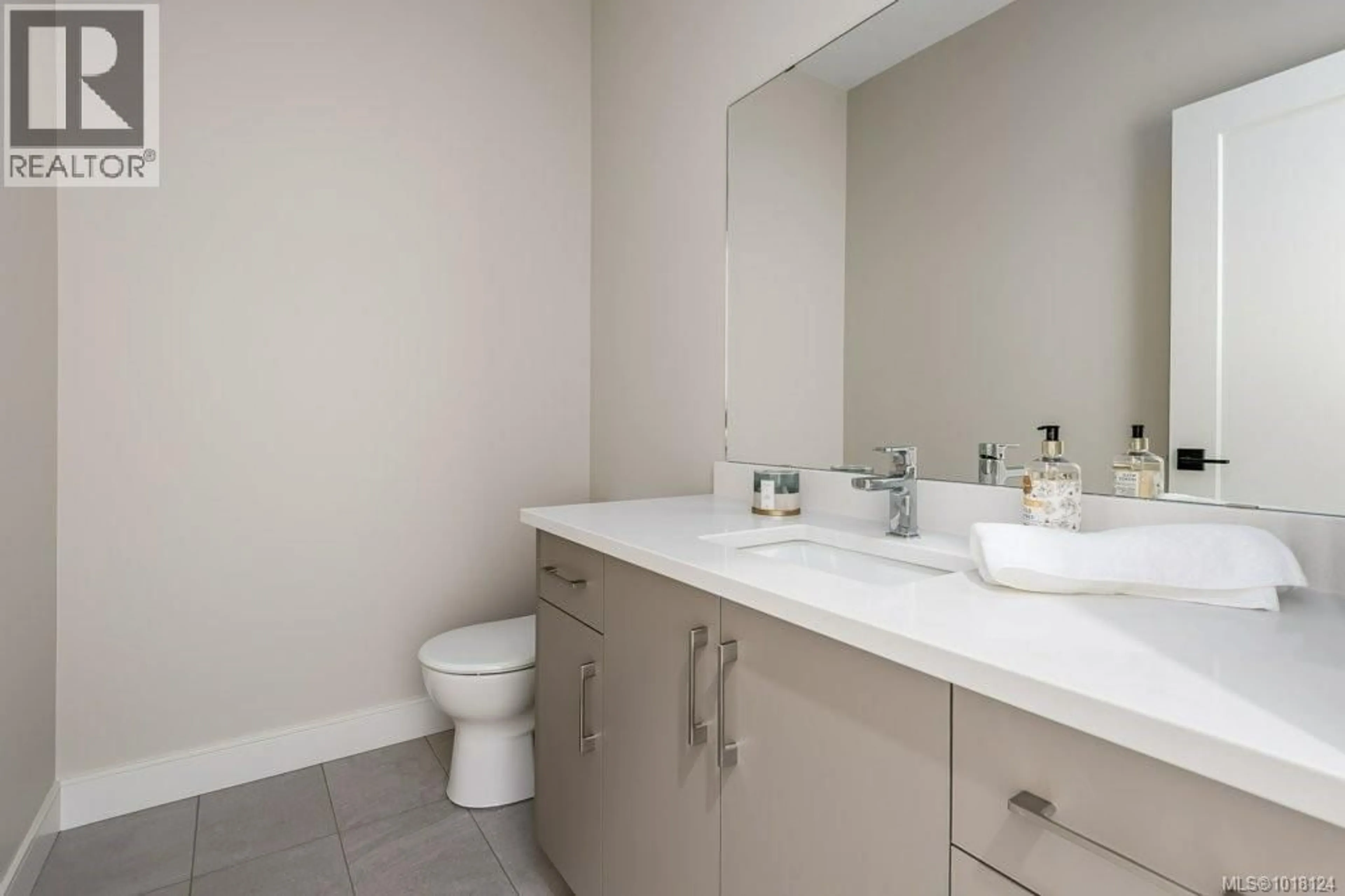 Standard bathroom, ceramic/tile floor for 201 - 2580 BROOKFIELD DRIVE, Courtenay British Columbia V9N0J8