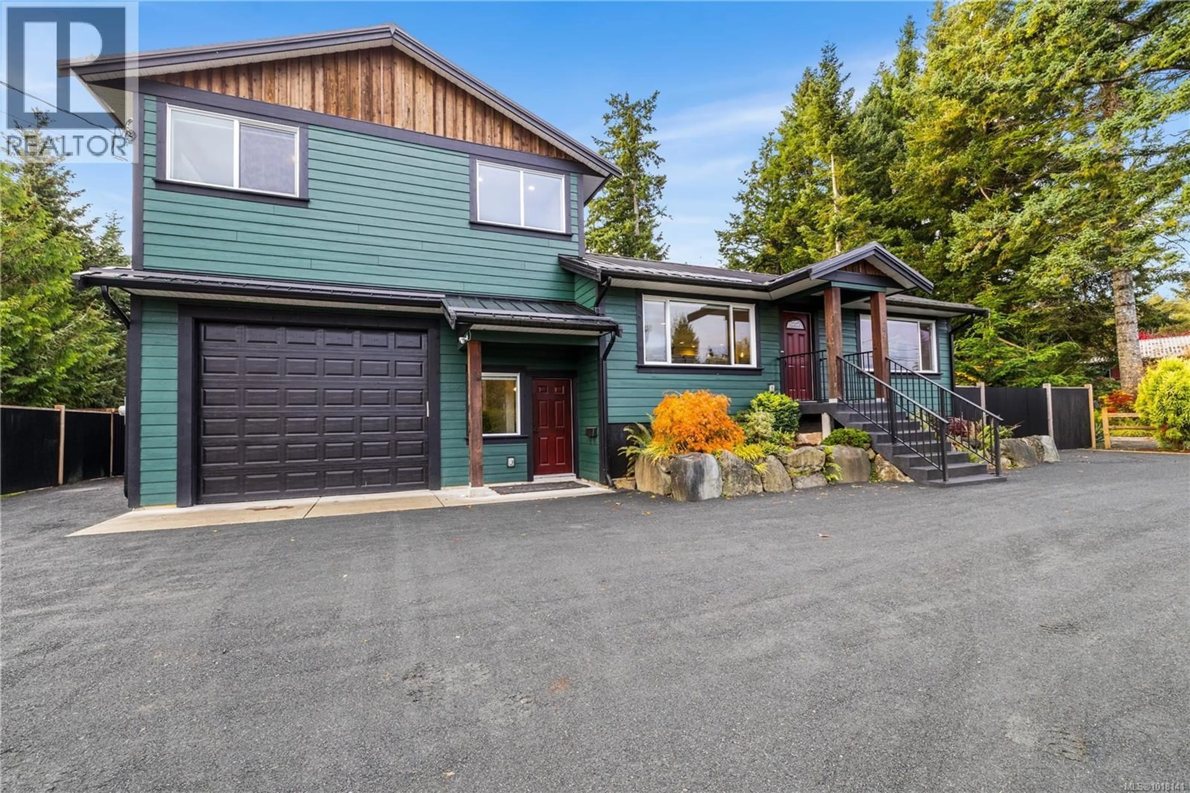 Home with vinyl exterior material, mountain view for 127 TWILLINGATE ROAD, Campbell River British Columbia V9W1T9