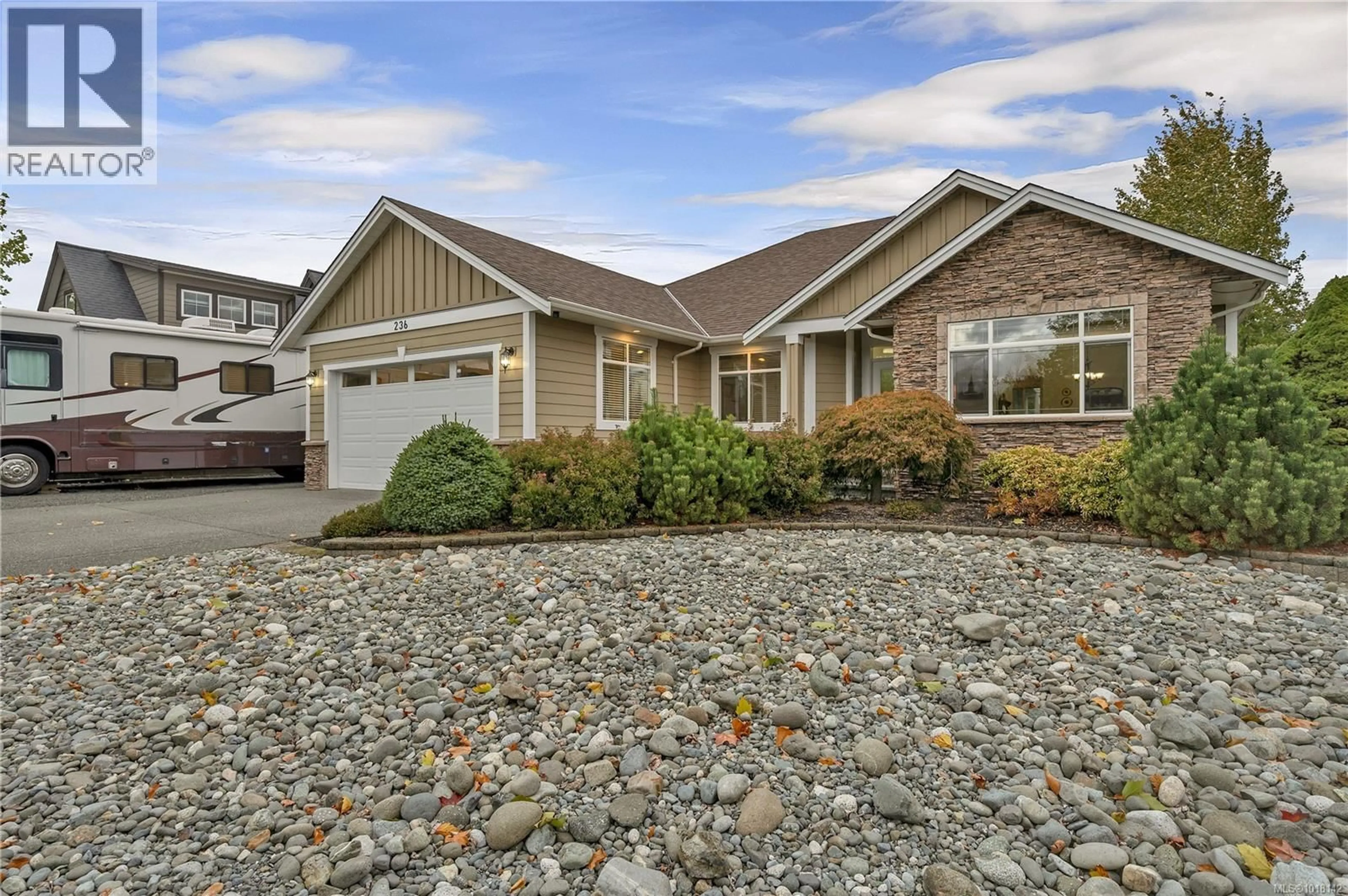 Home with vinyl exterior material, street for 236 VIRGINIA DRIVE, Campbell River British Columbia V9W8H7