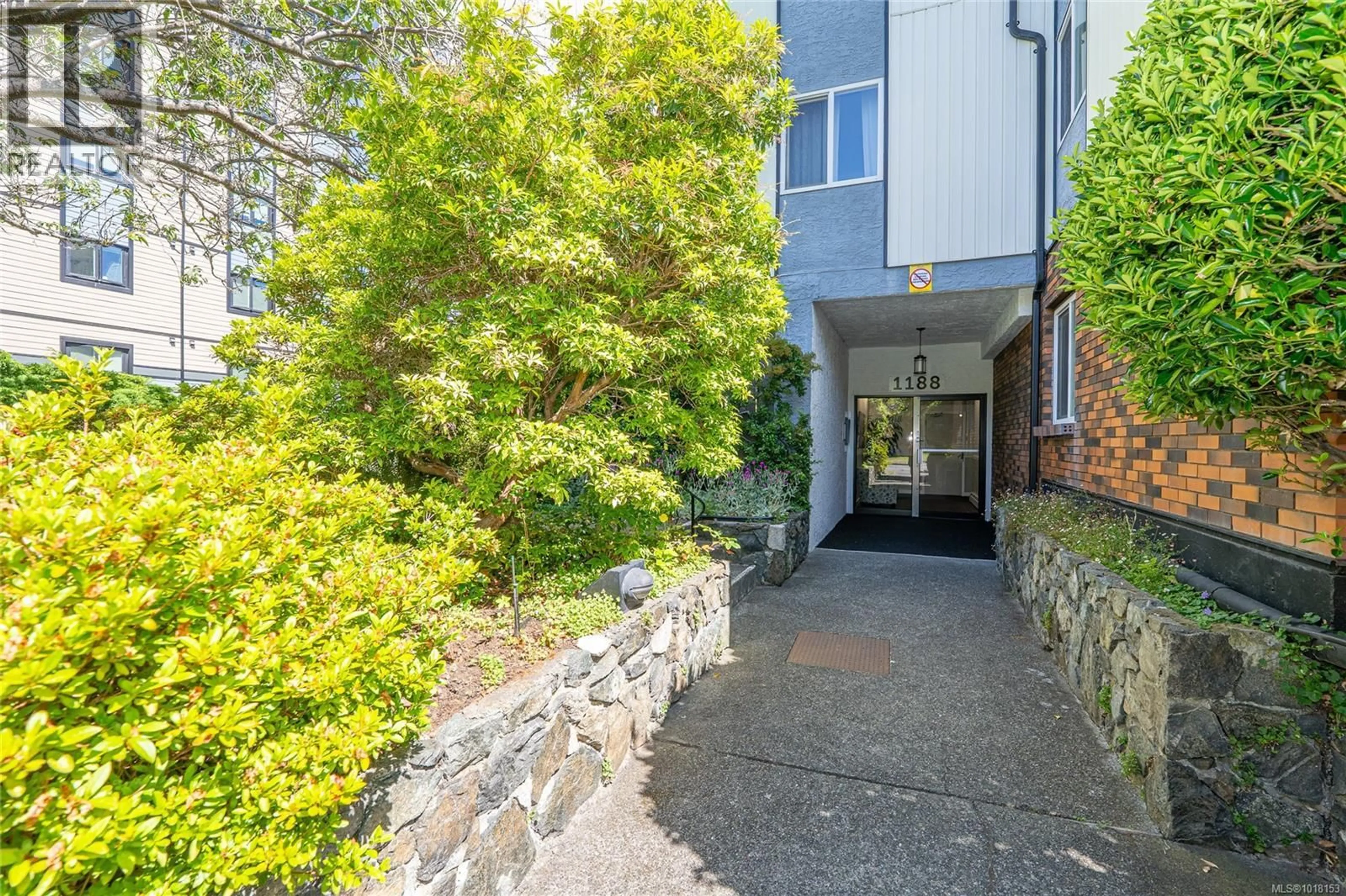 Unknown for 401 - 1188 YATES STREET, Victoria British Columbia V8V3M8