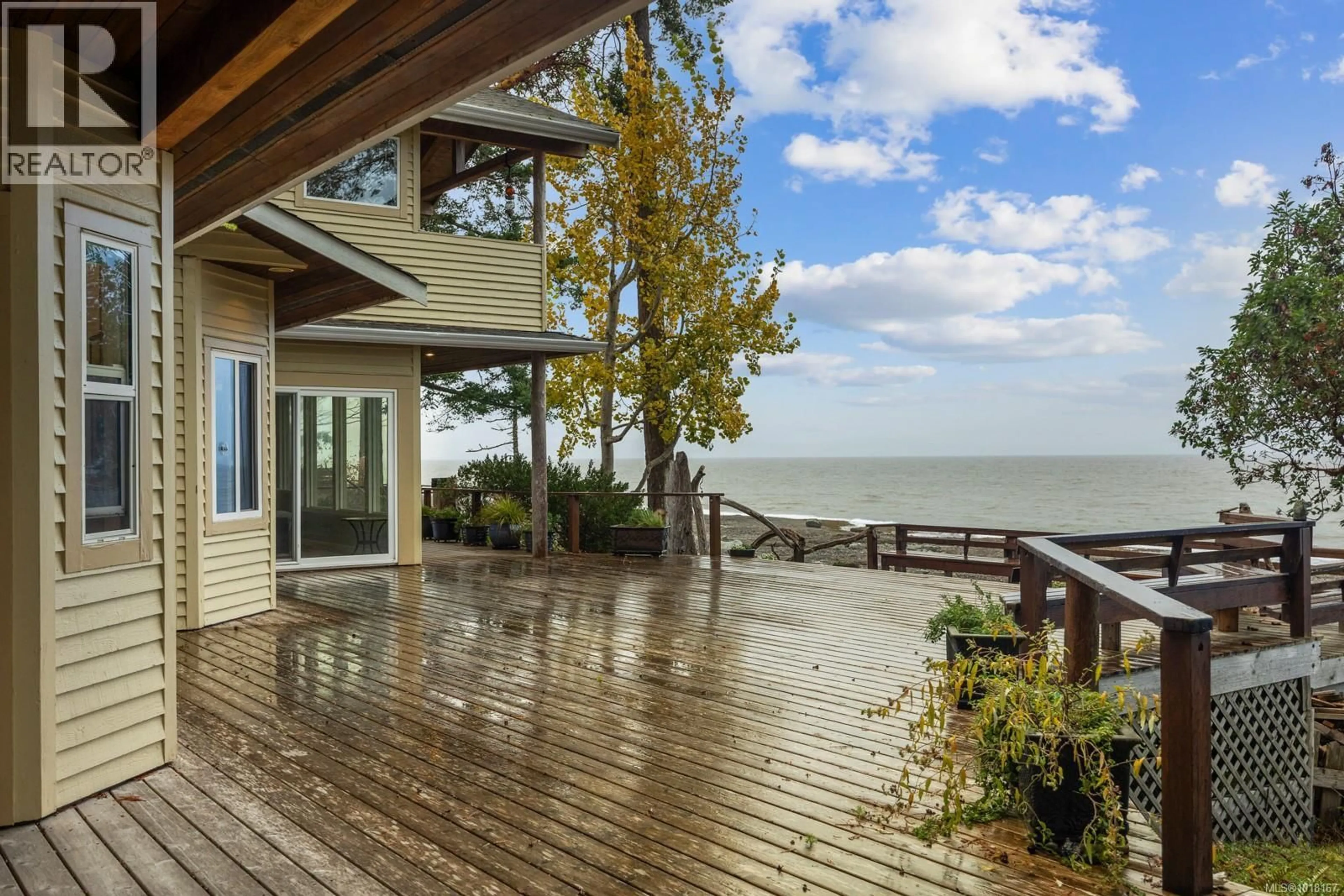 Patio, water/lake/river/ocean view for 3495 HARWOOD ROAD, Hornby Island British Columbia V0R1Z0