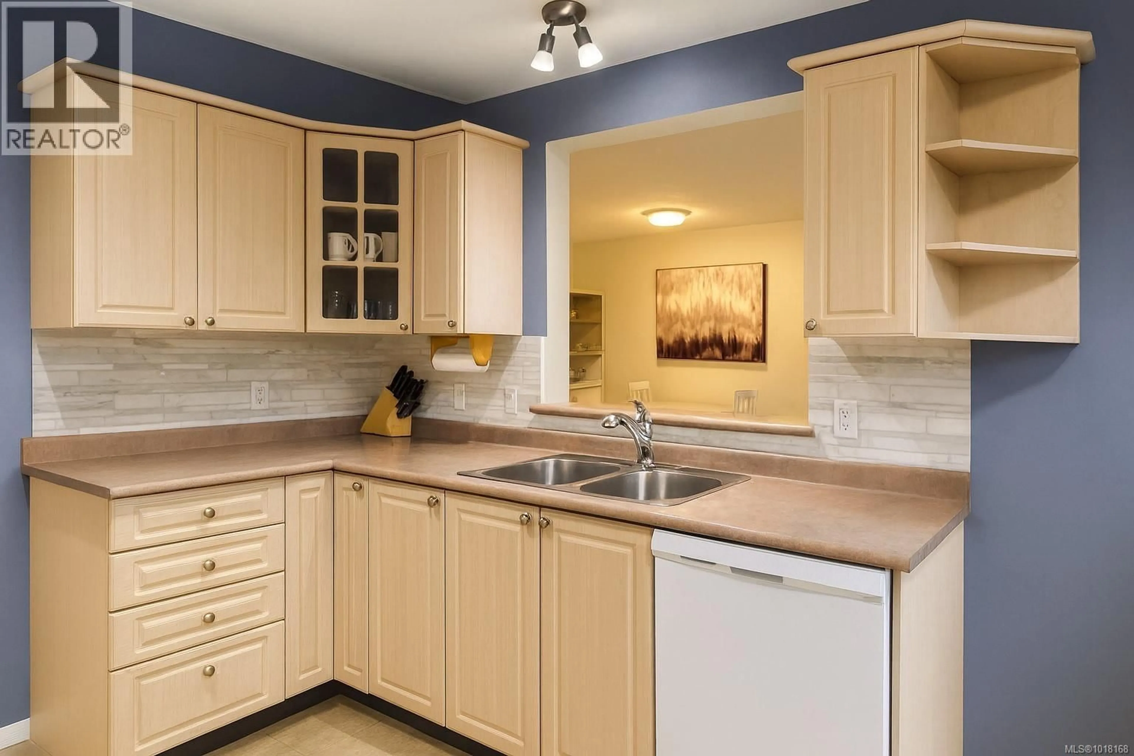 Standard kitchen, ceramic/tile floor for 204 - 1240 VERDIER AVENUE, Central Saanich British Columbia V8M2G9