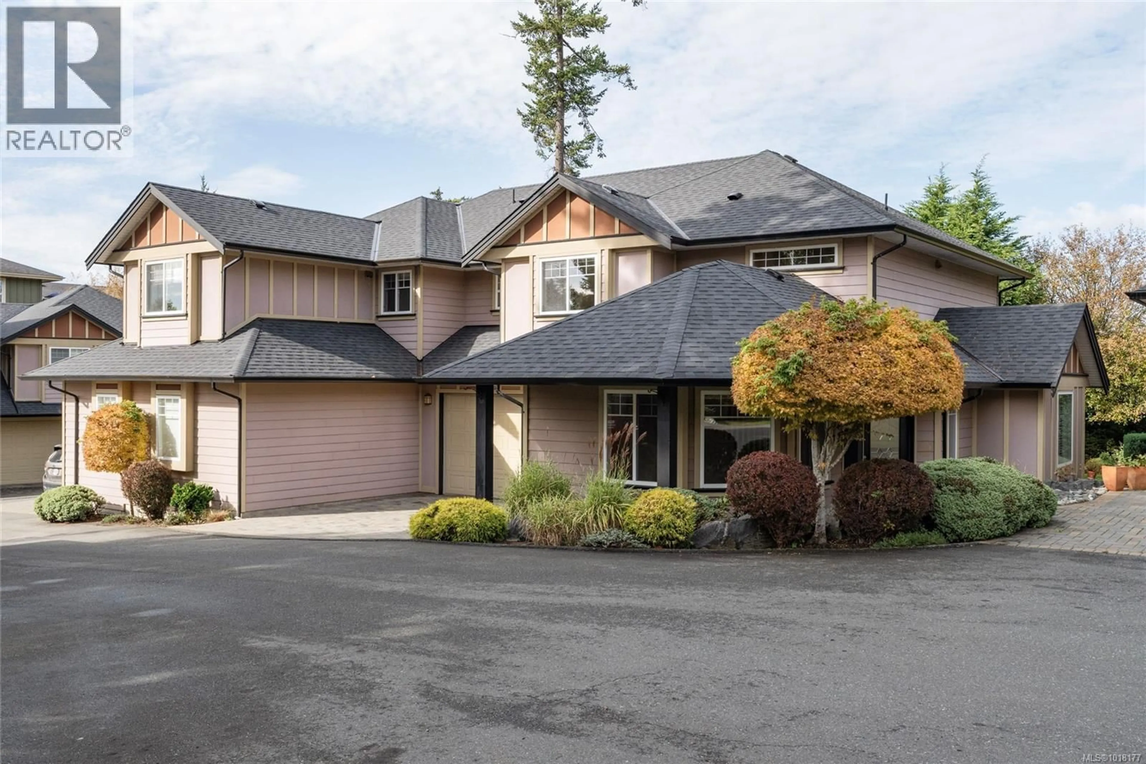 Unknown for 18 - 15 HELMCKEN ROAD, View Royal British Columbia V8Z5G5