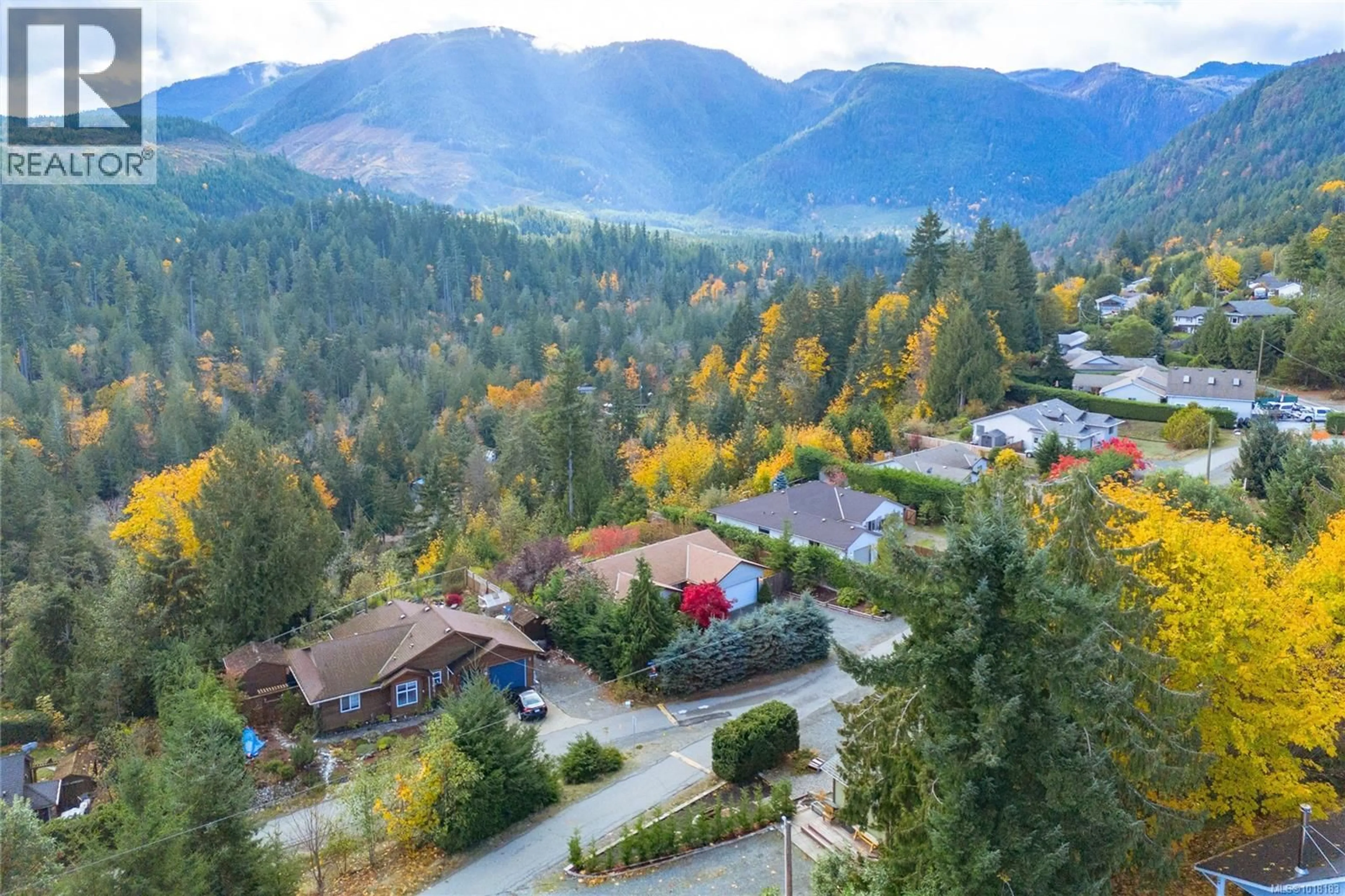 A pic from outside/outdoor area/front of a property/back of a property/a pic from drone, mountain view for 1752 COUNTRY ROAD, Qualicum Beach British Columbia V9K2S3