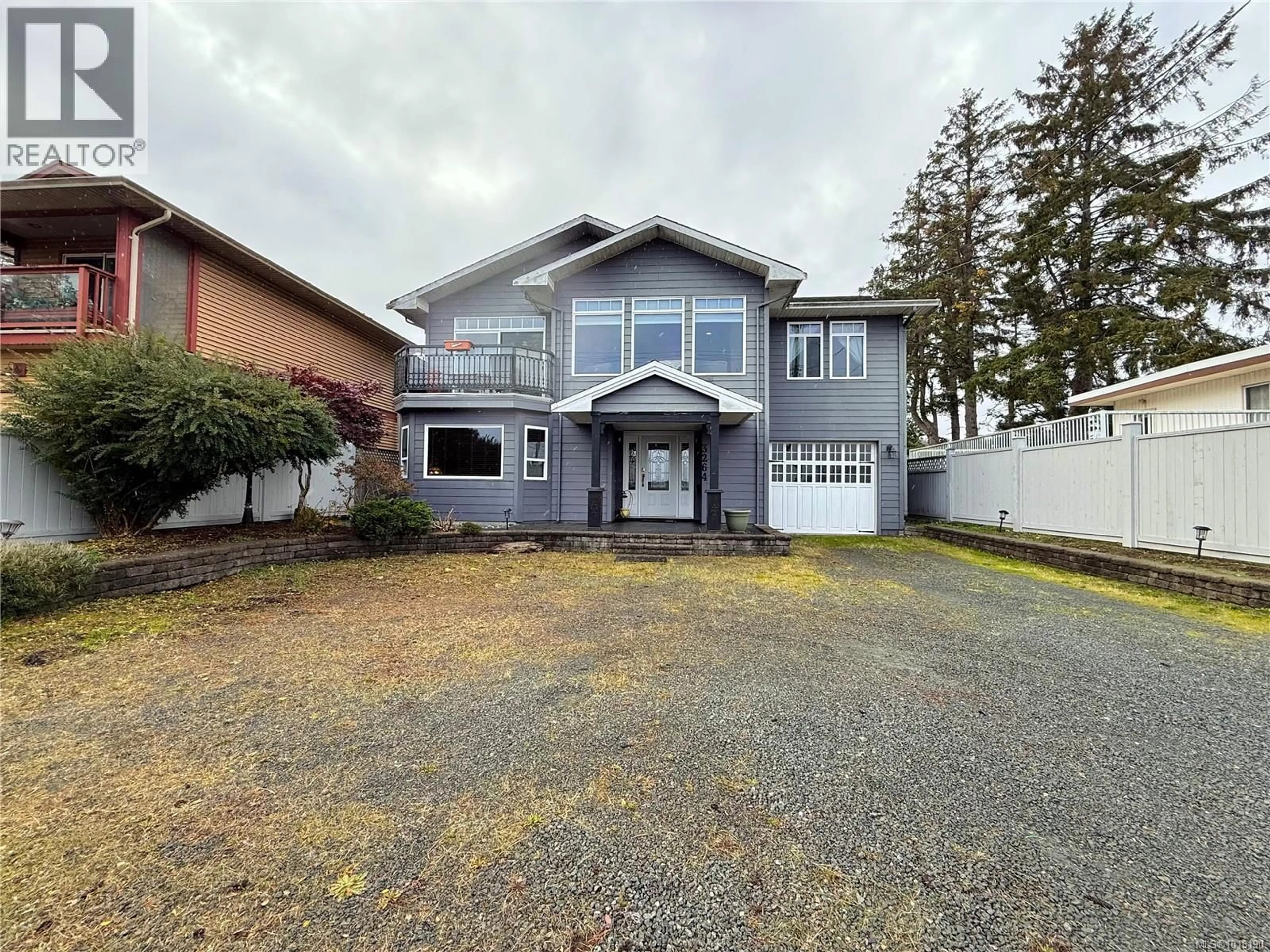 Home with vinyl exterior material, street for 3264 ISLAND HIGHWAY SOUTH, Campbell River British Columbia V9W1C9