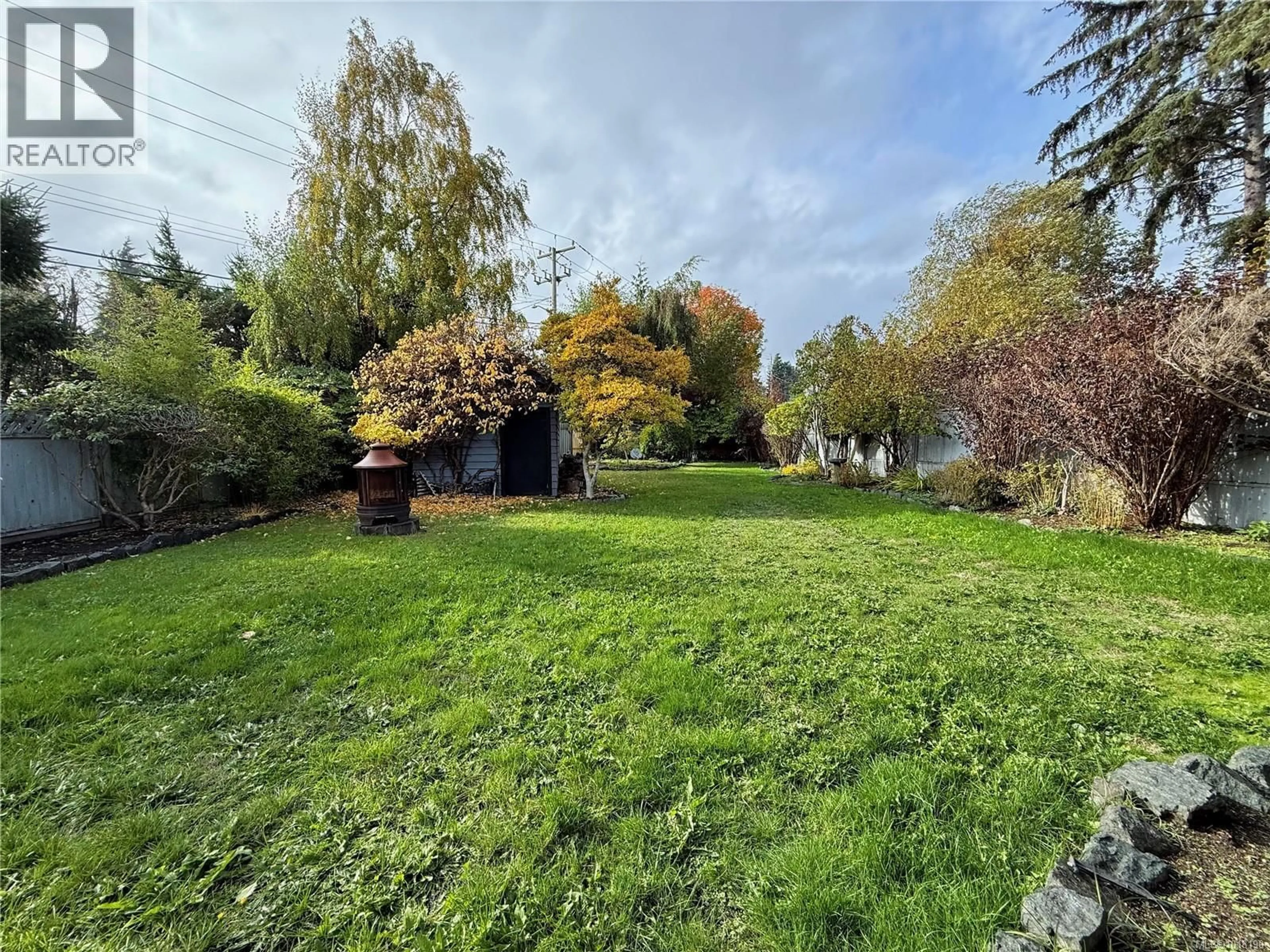 A pic from outside/outdoor area/front of a property/back of a property/a pic from drone, forest/trees view for 3264 ISLAND HIGHWAY SOUTH, Campbell River British Columbia V9W1C9