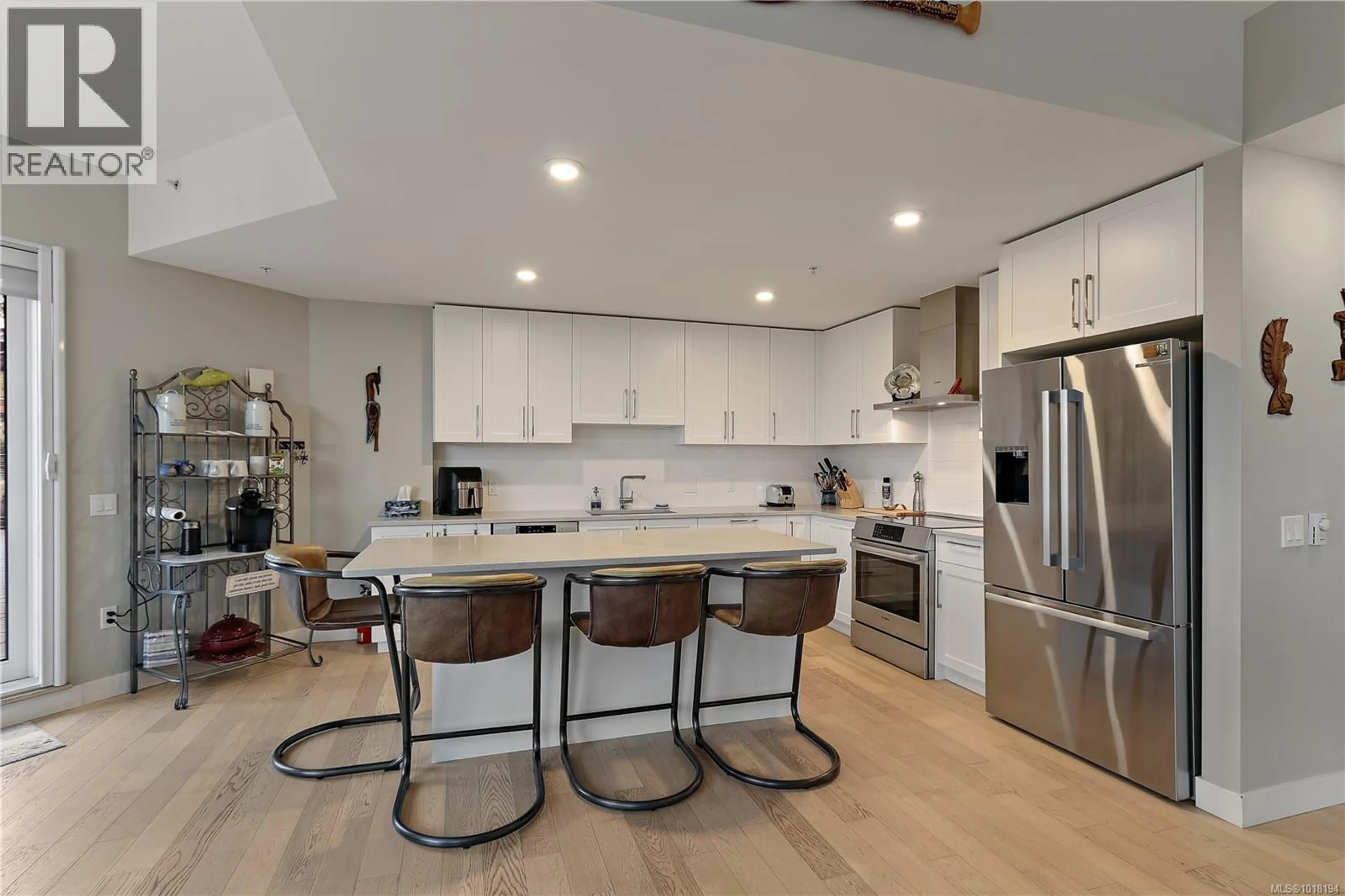 Open concept kitchen, unknown for 604 - 3529 DOLPHIN DRIVE, Nanoose Bay British Columbia V9P9J7