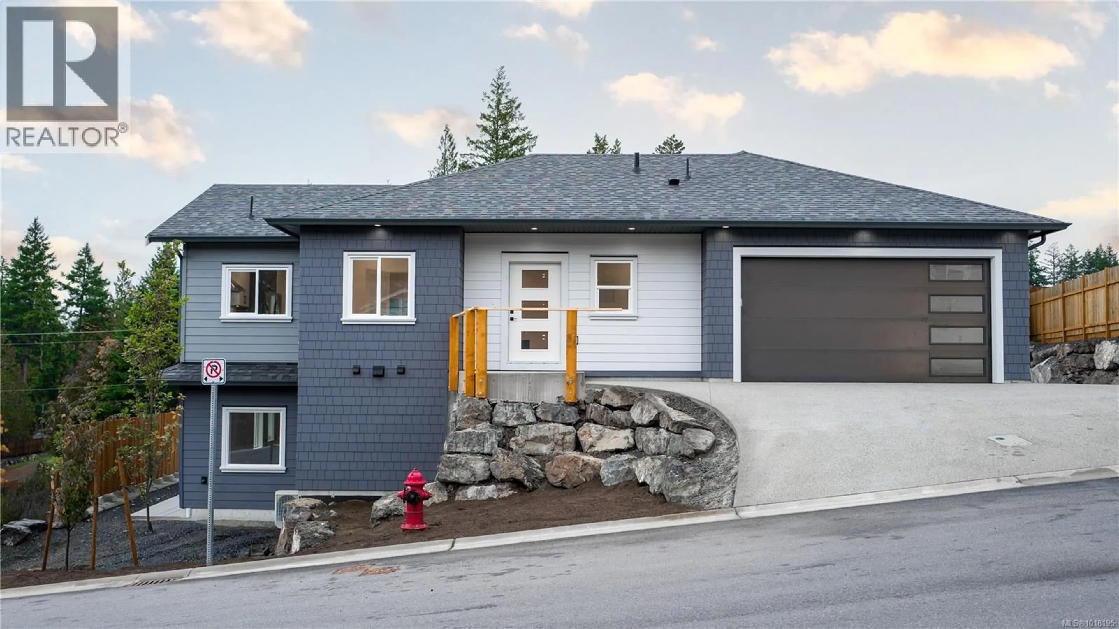 Home with vinyl exterior material, street for 858 TOMACK LOOP, Langford British Columbia V9C3X3