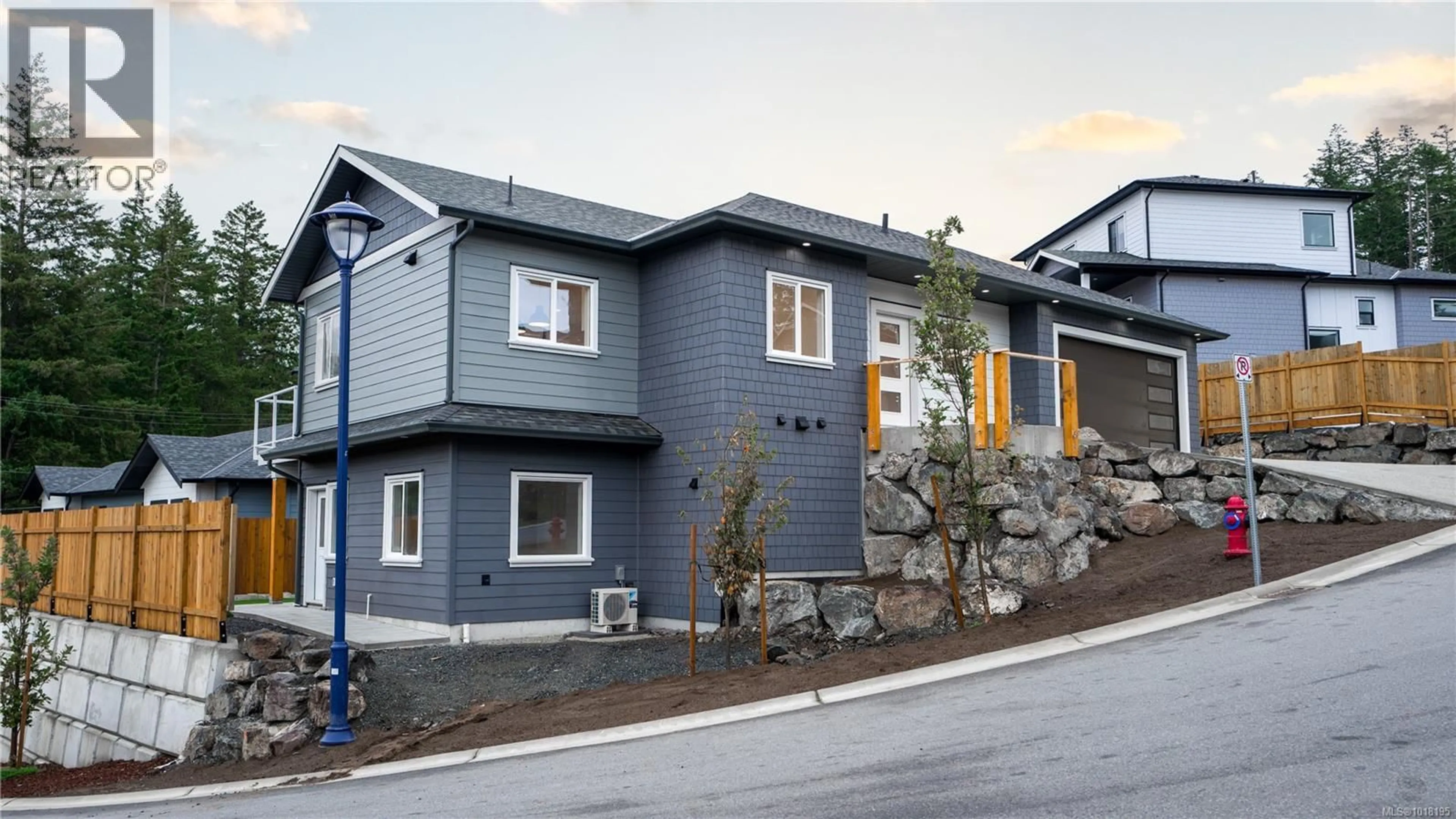 Home with vinyl exterior material, unknown for 858 TOMACK LOOP, Langford British Columbia V9C3X3