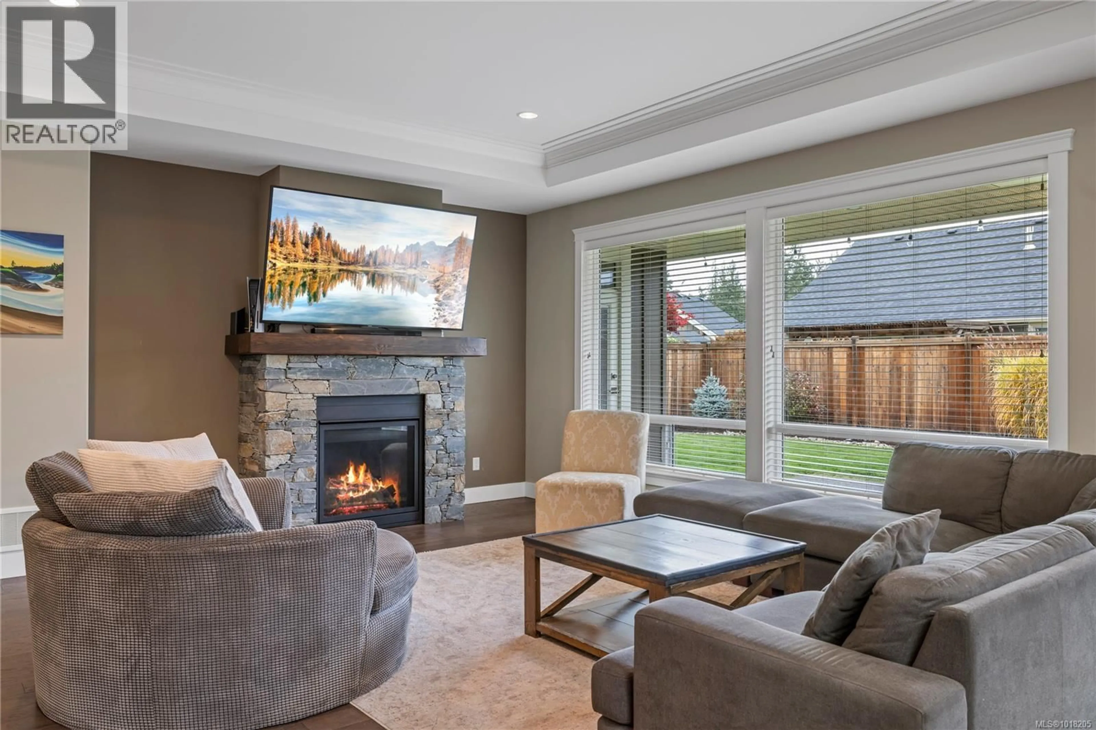 Living room with furniture, unknown for 504 RIDGEFIELD DRIVE, Parksville British Columbia V9P0E2