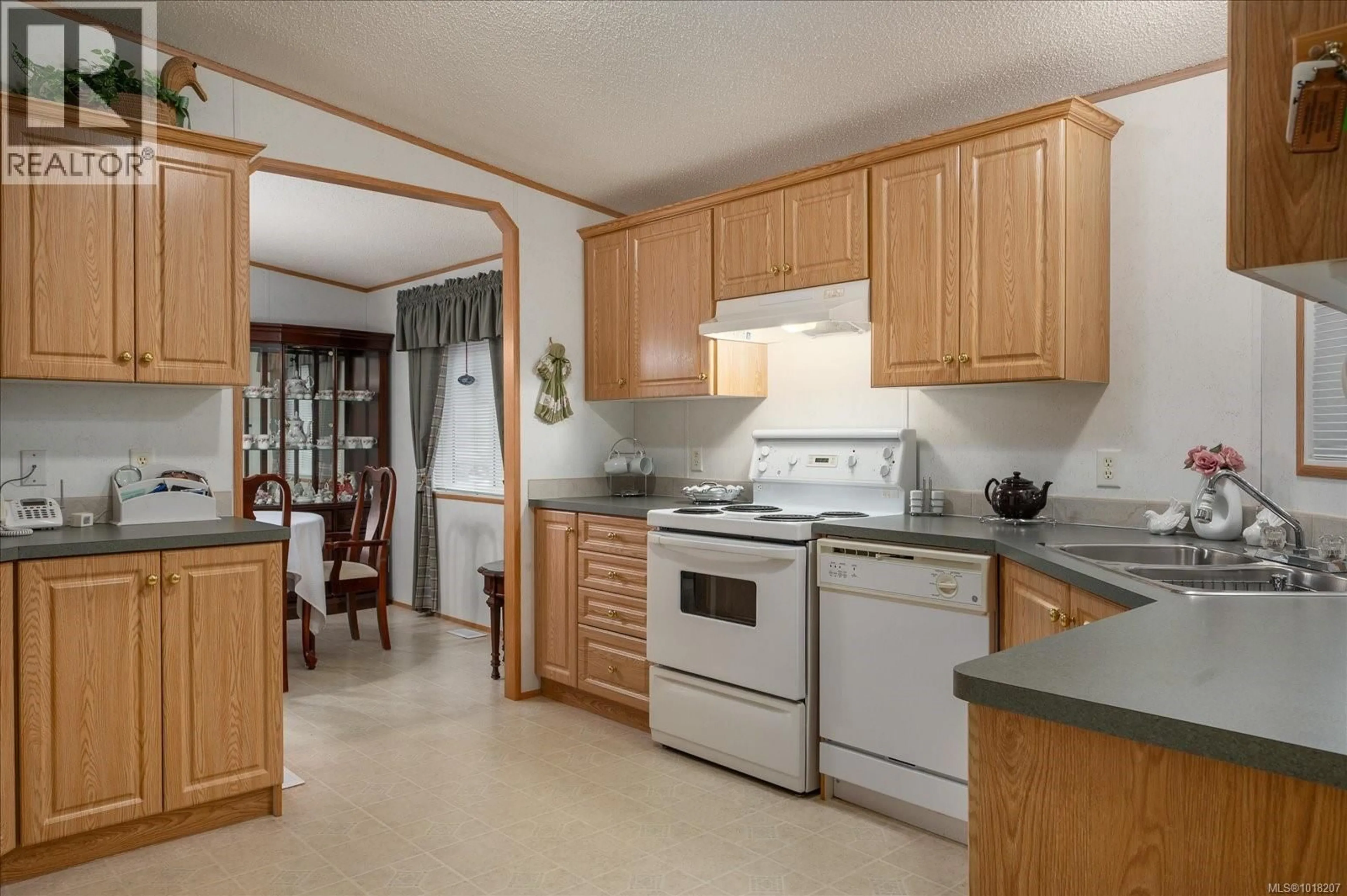 Standard kitchen, unknown for 20 - 1247 ARBUTUS ROAD, Parksville British Columbia V9P1R3