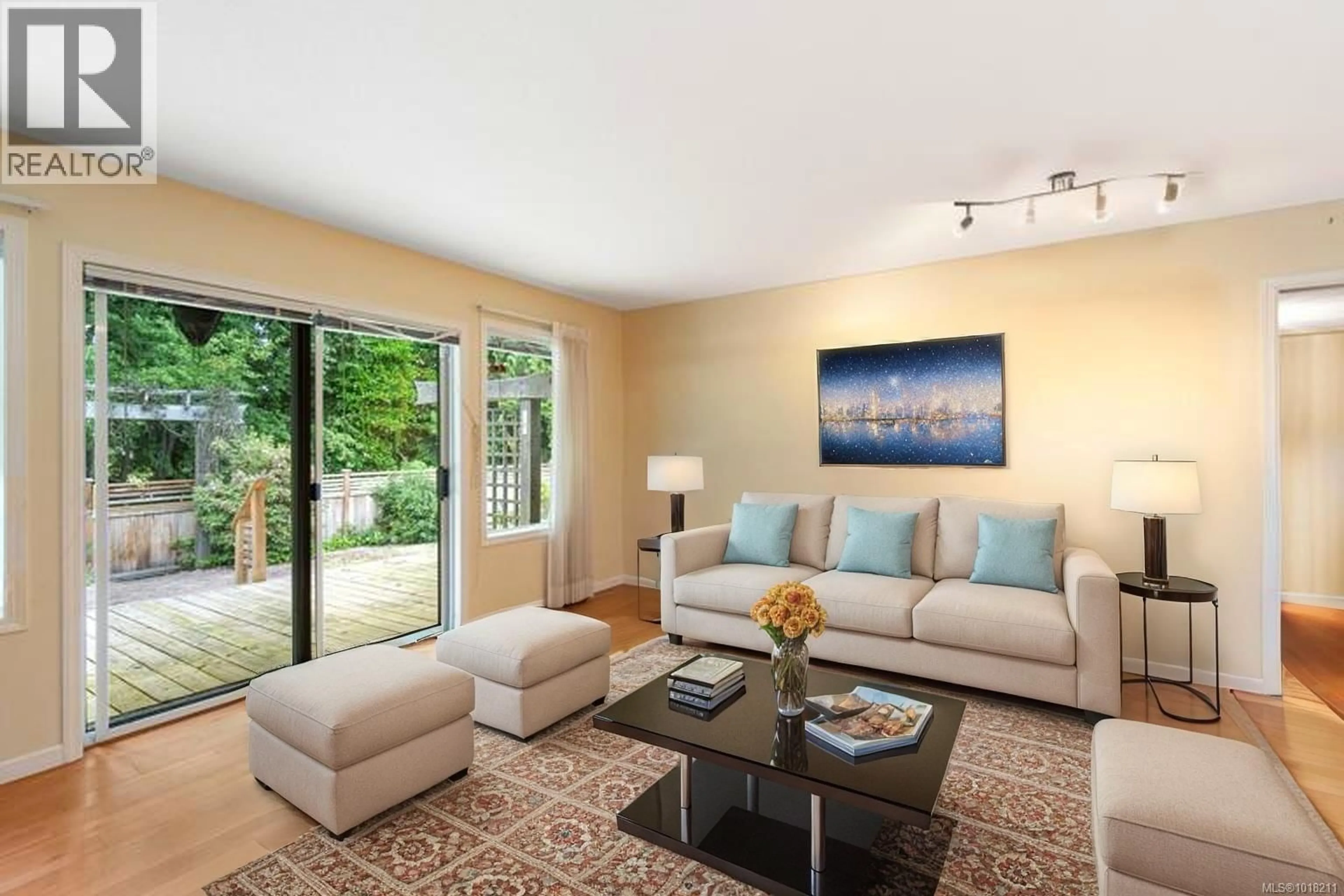 Living room with furniture, unknown for 515 SEAWARD WAY, Qualicum Beach British Columbia V9K1T8