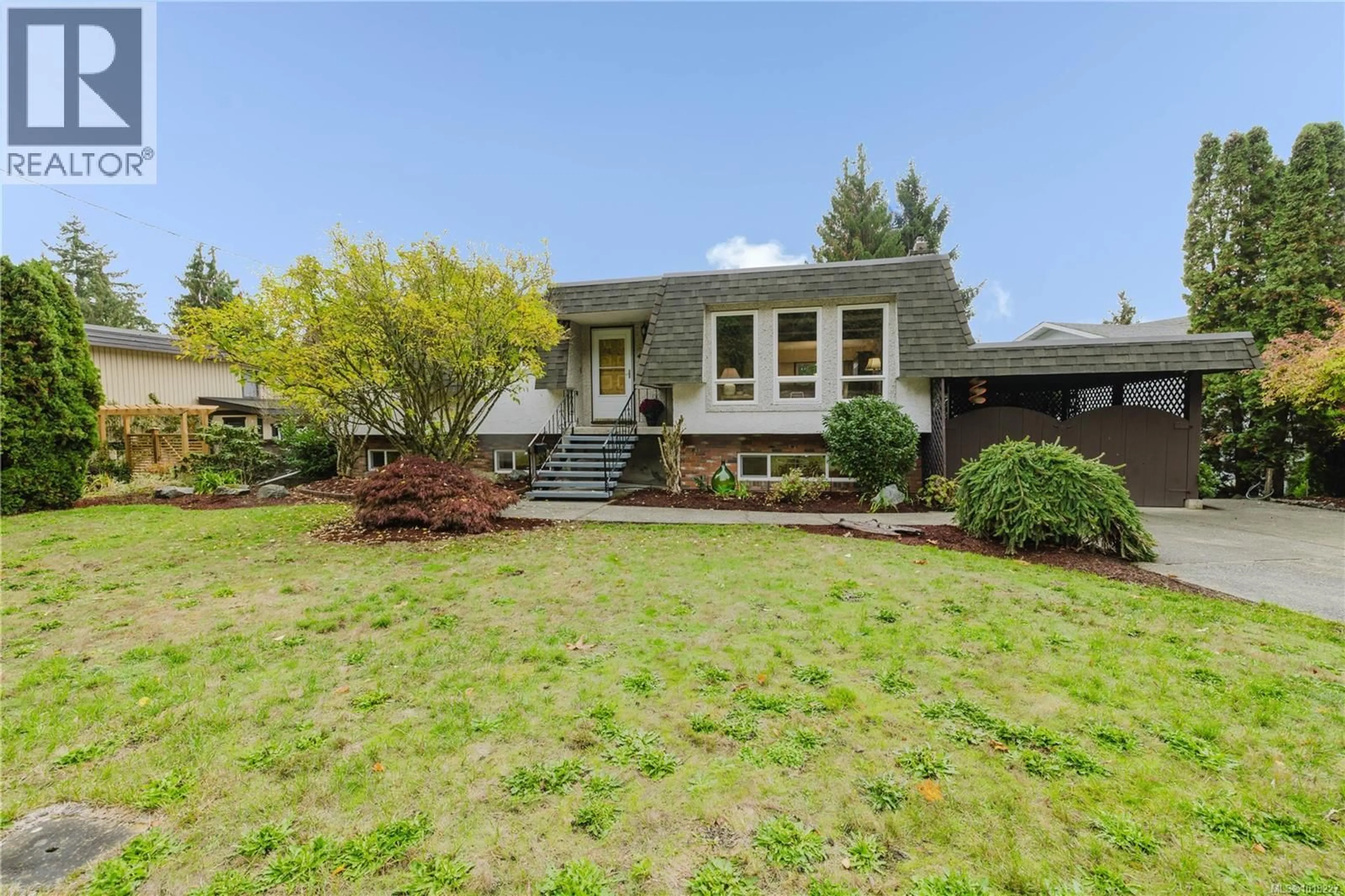 Patio, street for 4353 CEDAR HILL ROAD, Saanich British Columbia V8N5L8