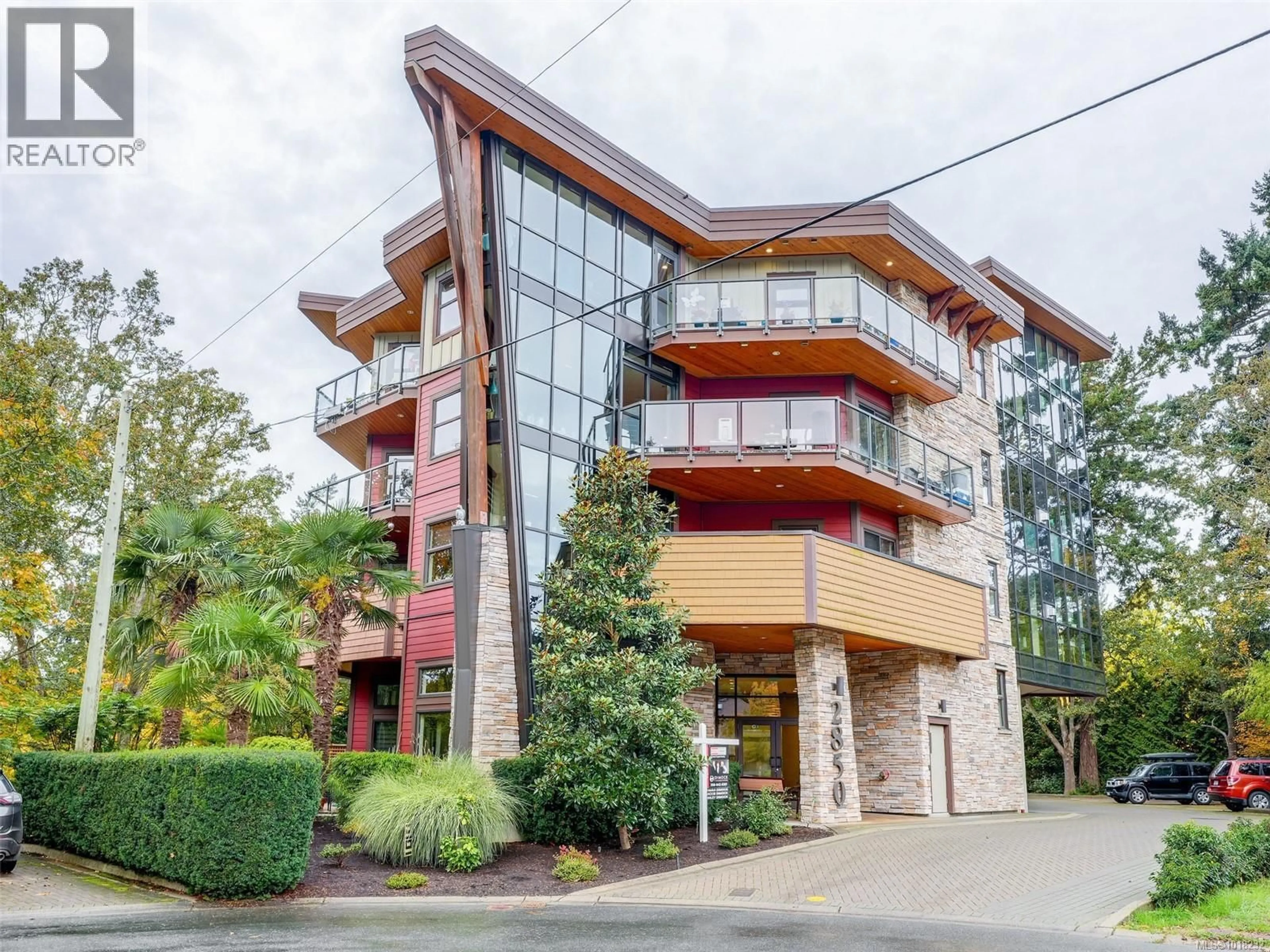 Indoor foyer for 401 - 2850 ALDWYND ROAD, Langford British Columbia V9B3S7
