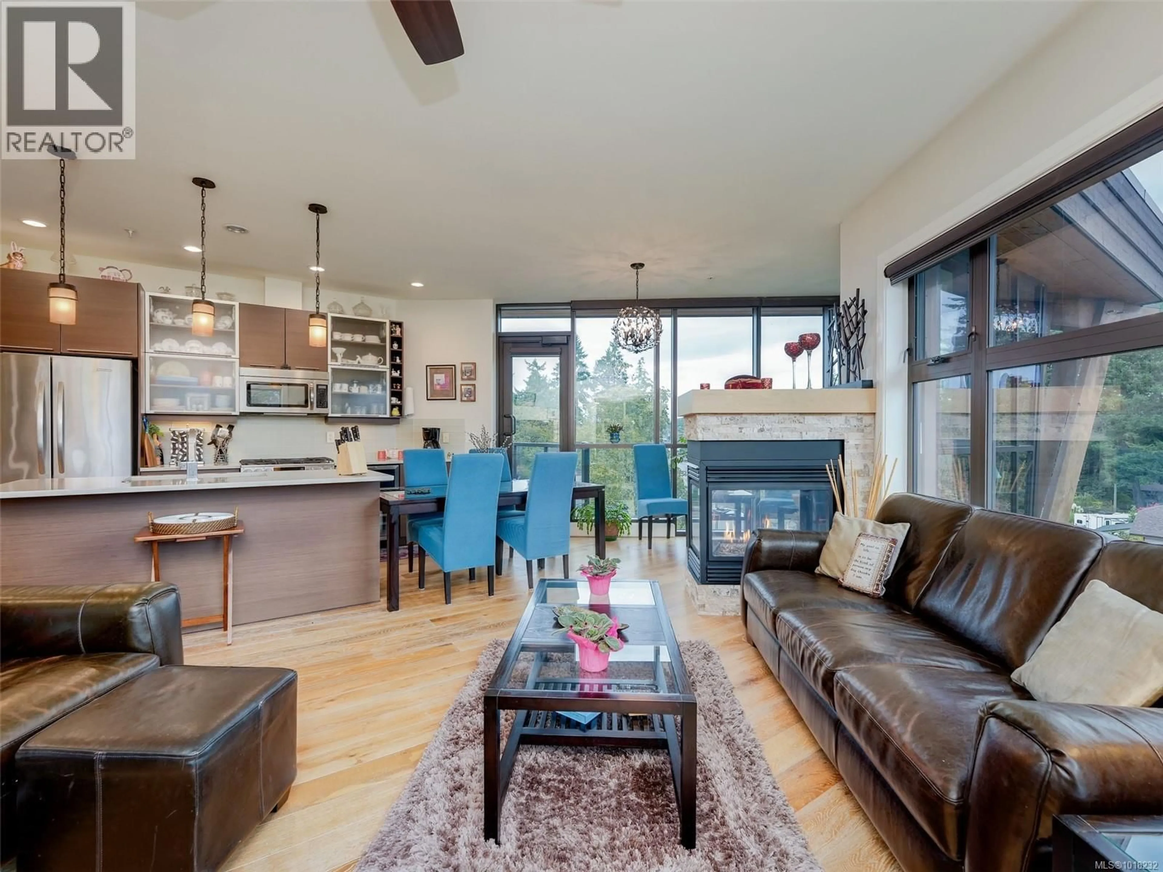 Living room with furniture, unknown for 401 - 2850 ALDWYND ROAD, Langford British Columbia V9B3S7