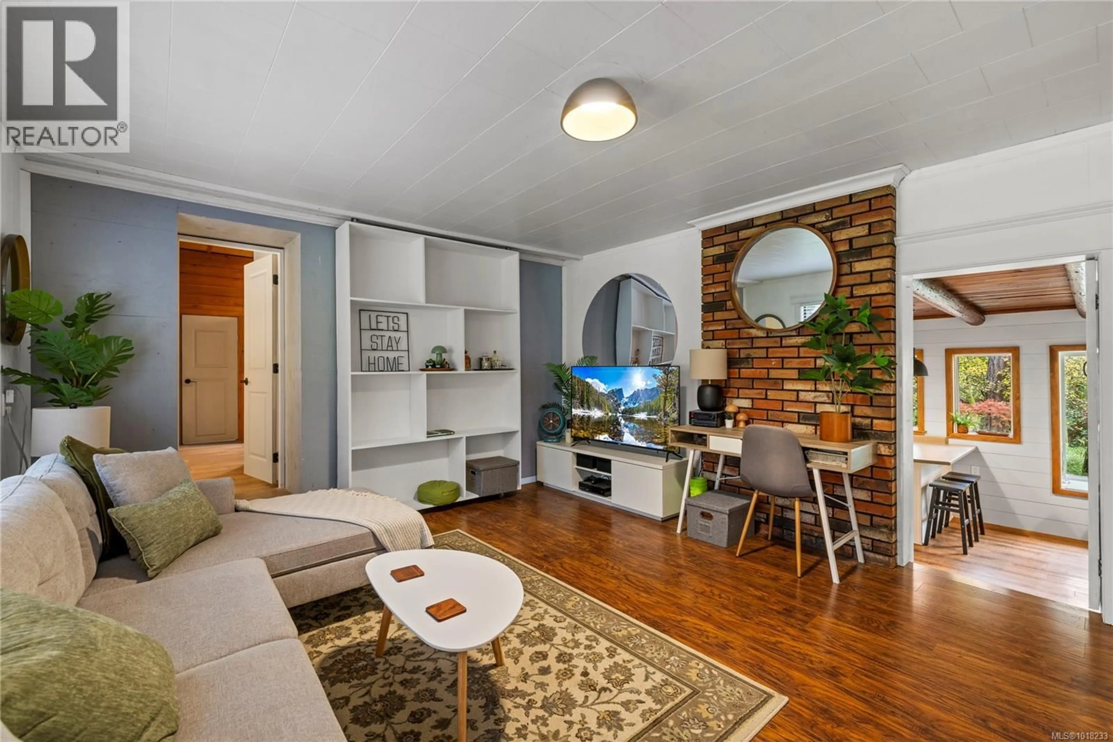 Living room with furniture, unknown for 3920 YELLOW POINT ROAD, Ladysmith British Columbia V9G1E9