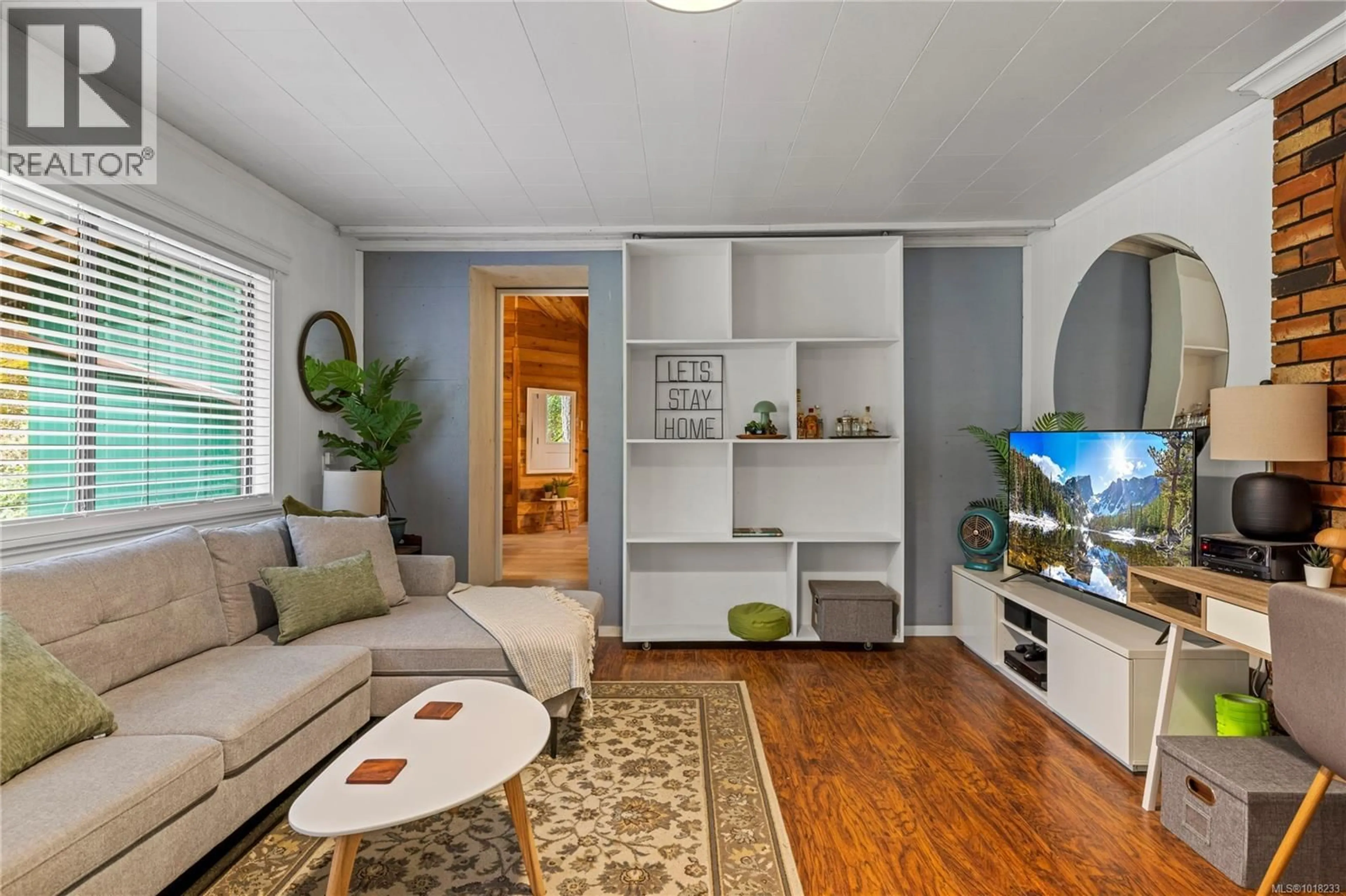 Living room with furniture, unknown for 3920 YELLOW POINT ROAD, Ladysmith British Columbia V9G1E9