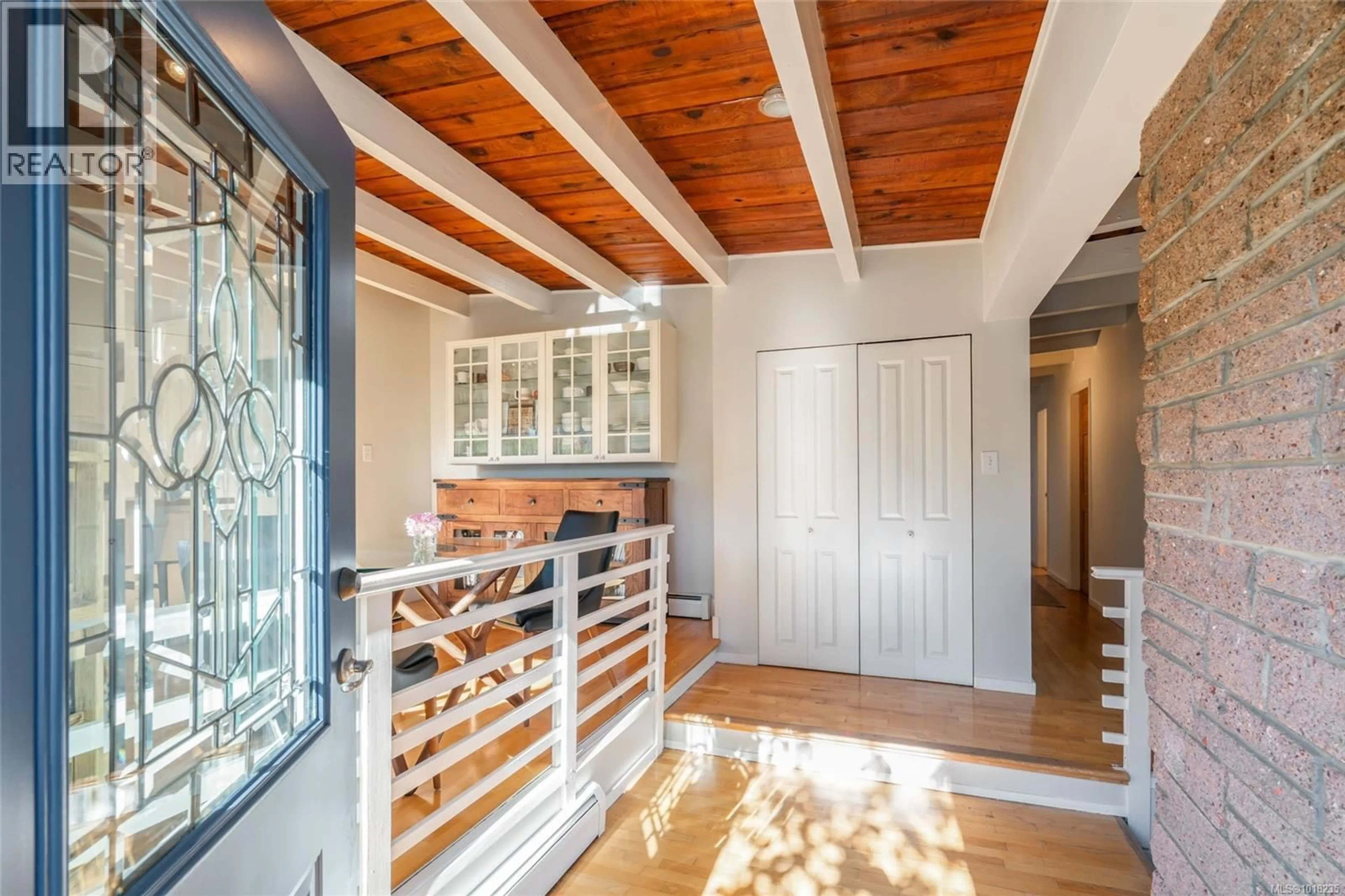 Indoor entryway for 1785 ARGYLE AVENUE, Nanaimo British Columbia V9S3K6