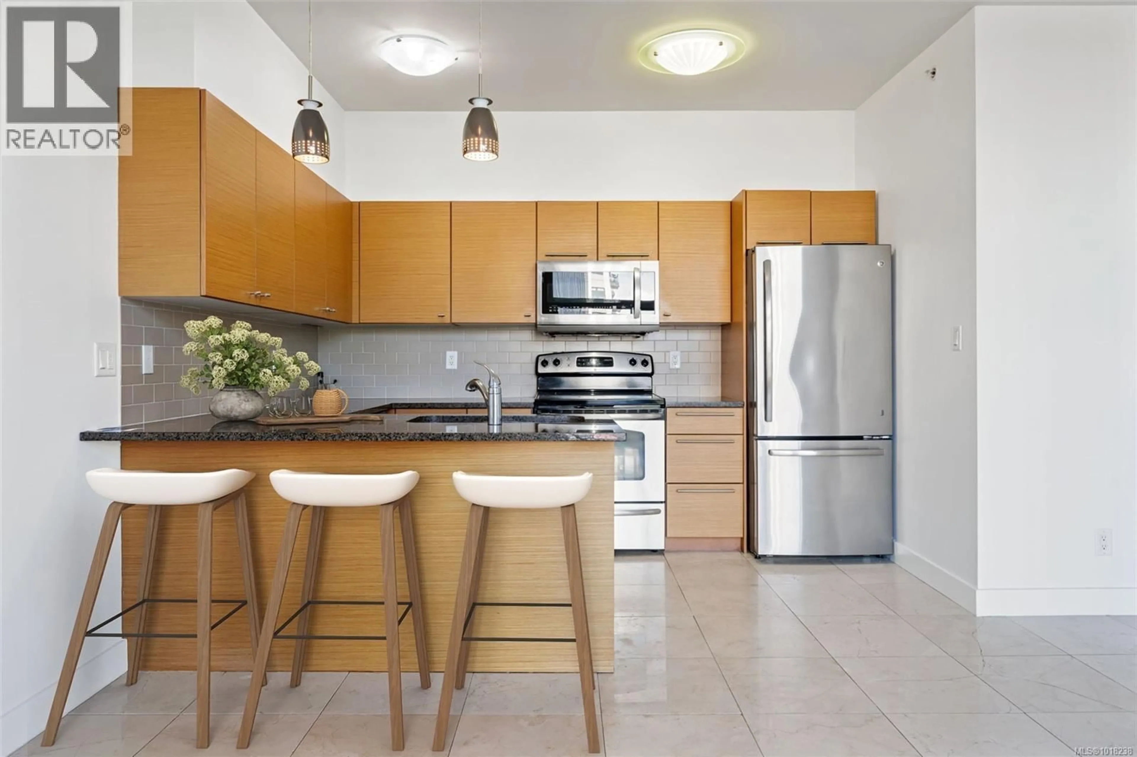 Unknown for 410 - 1315 ESQUIMALT ROAD, Esquimalt British Columbia V9A3P4