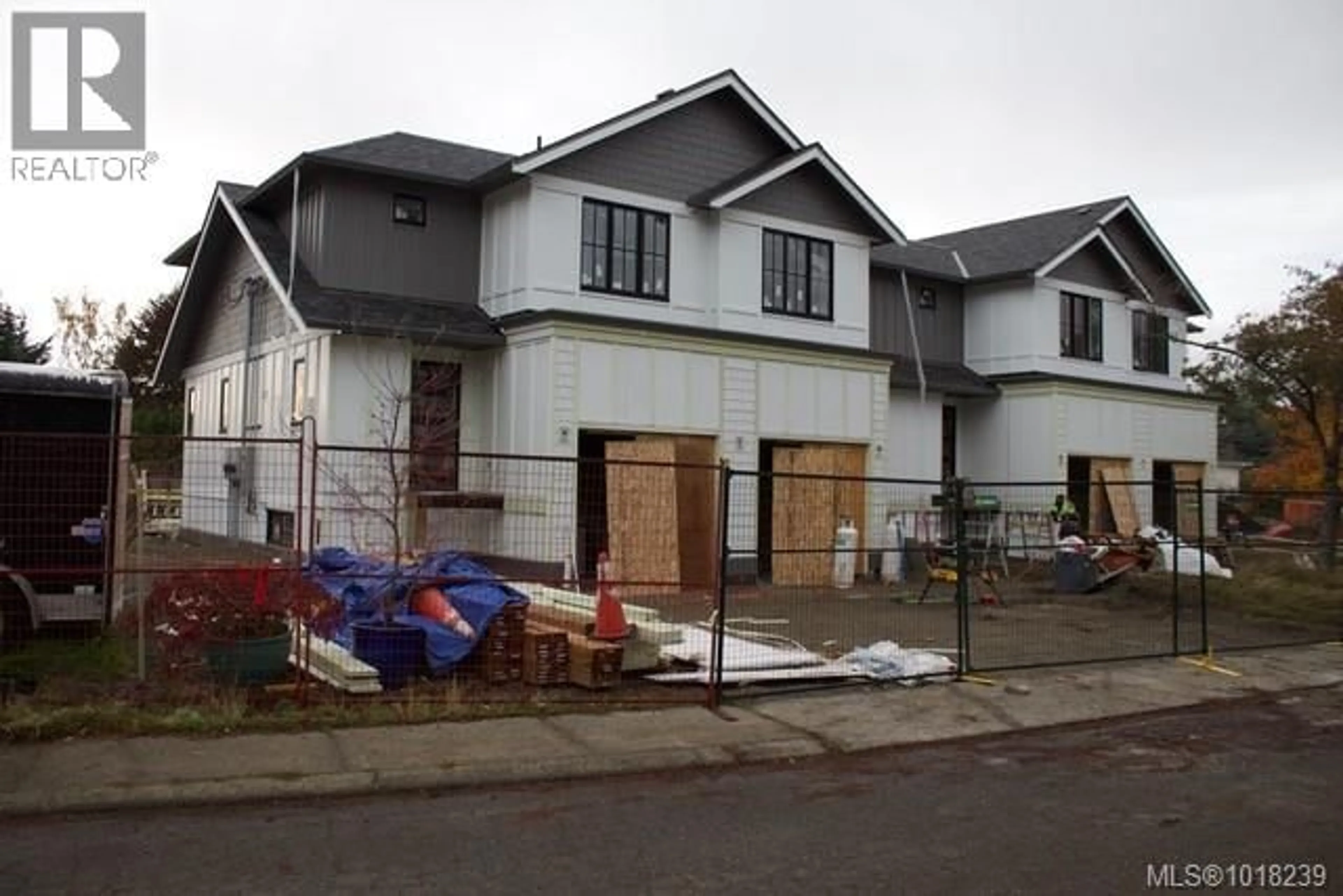 Home with vinyl exterior material, street for 2 - 3513 HENDERSON ROAD, Oak Bay British Columbia V8R3K5