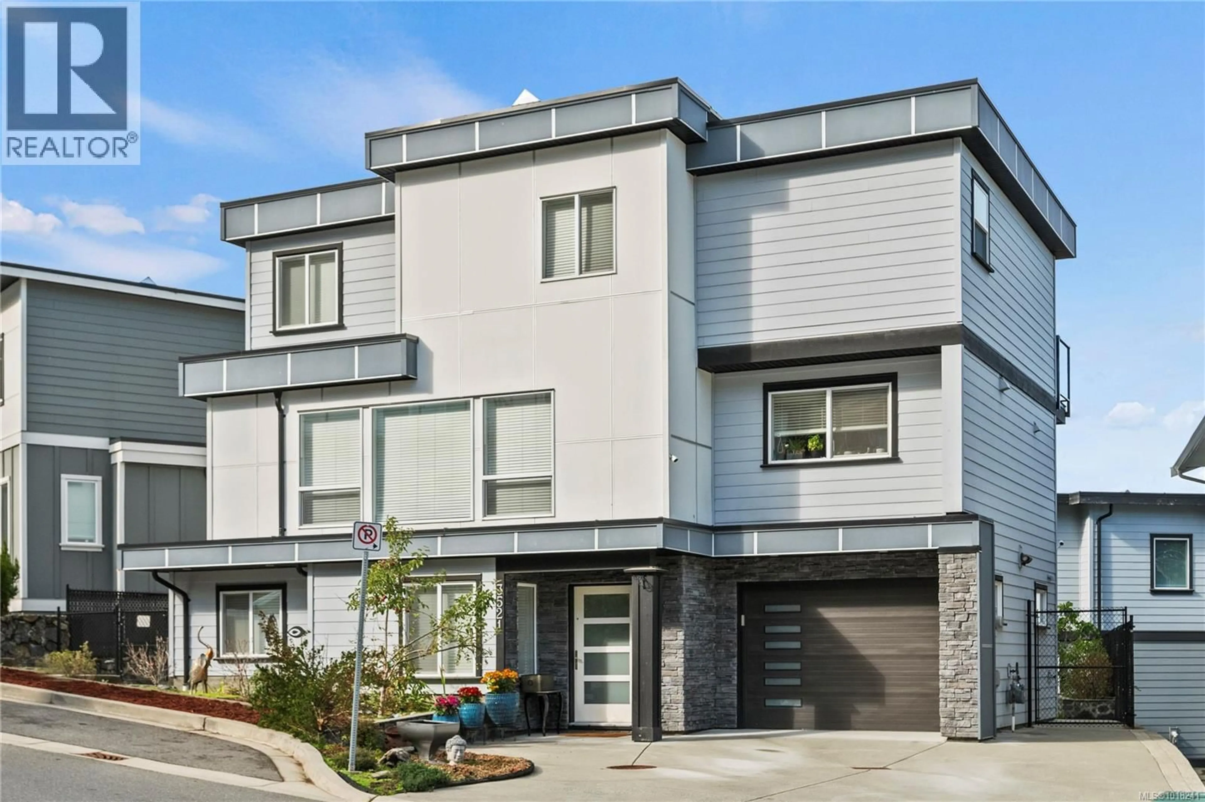 Home with vinyl exterior material, street for 3521 MYLES MANSELL ROAD, Langford British Columbia V9C0N6