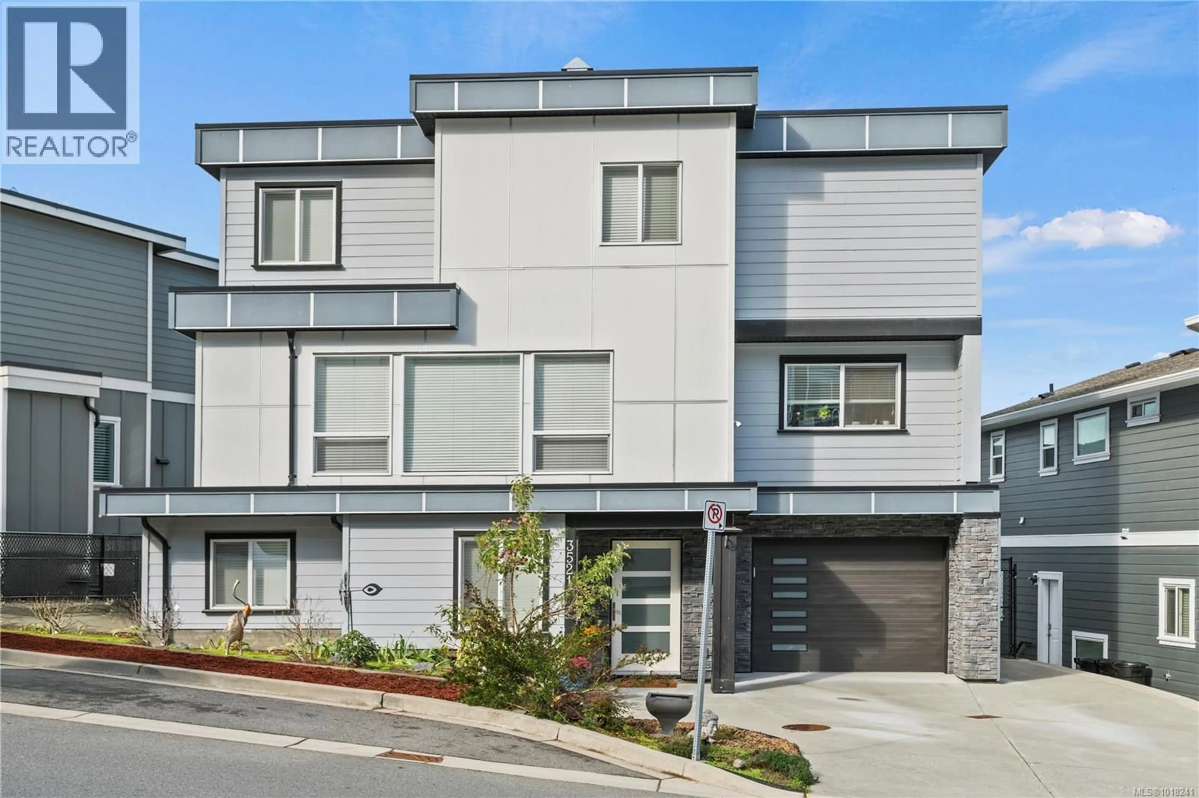 Home with vinyl exterior material, street for 3521 MYLES MANSELL ROAD, Langford British Columbia V9C0N6