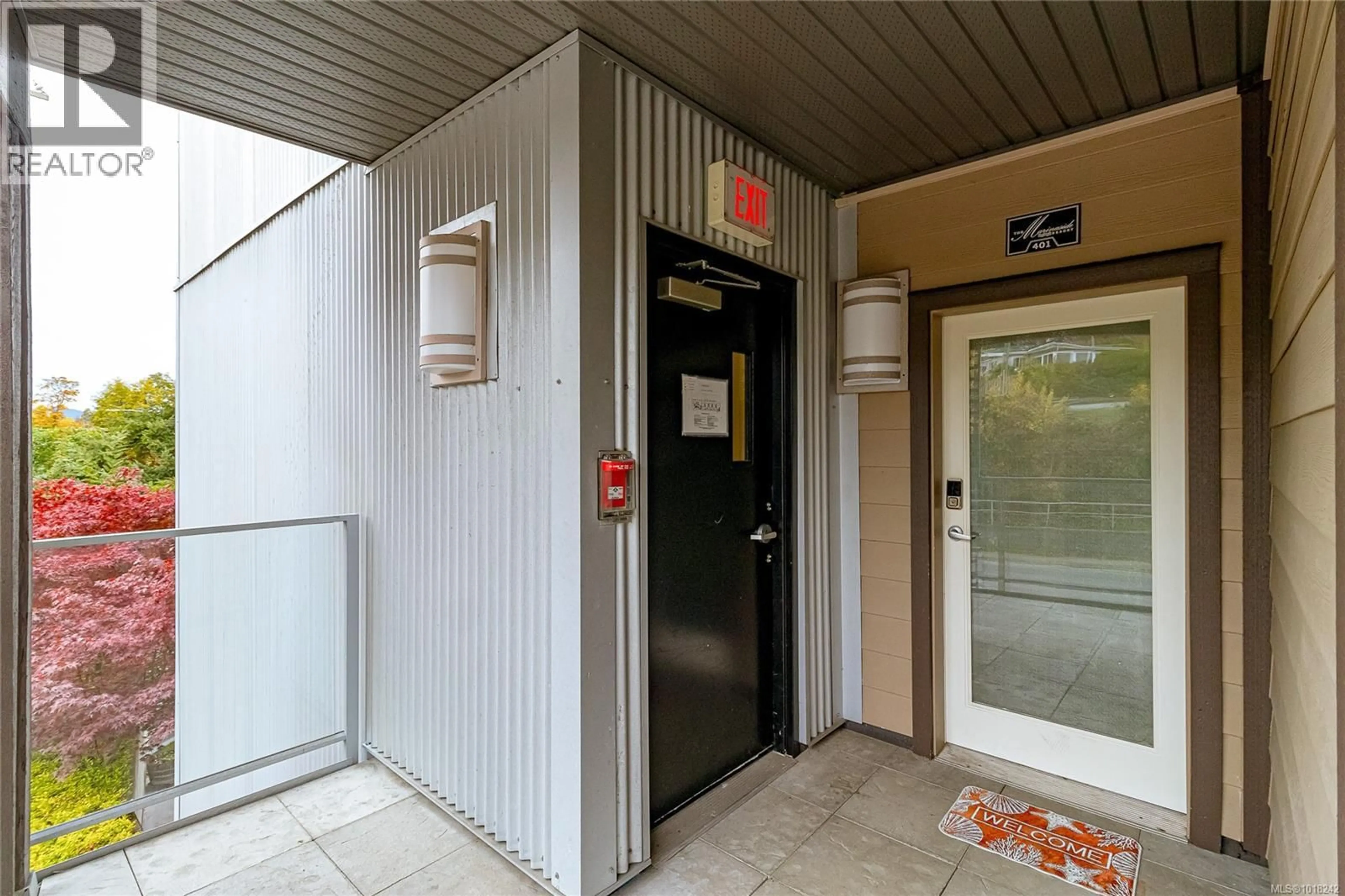 Indoor foyer for 401 - 1250 STEWART AVENUE, Nanaimo British Columbia V9S4C9
