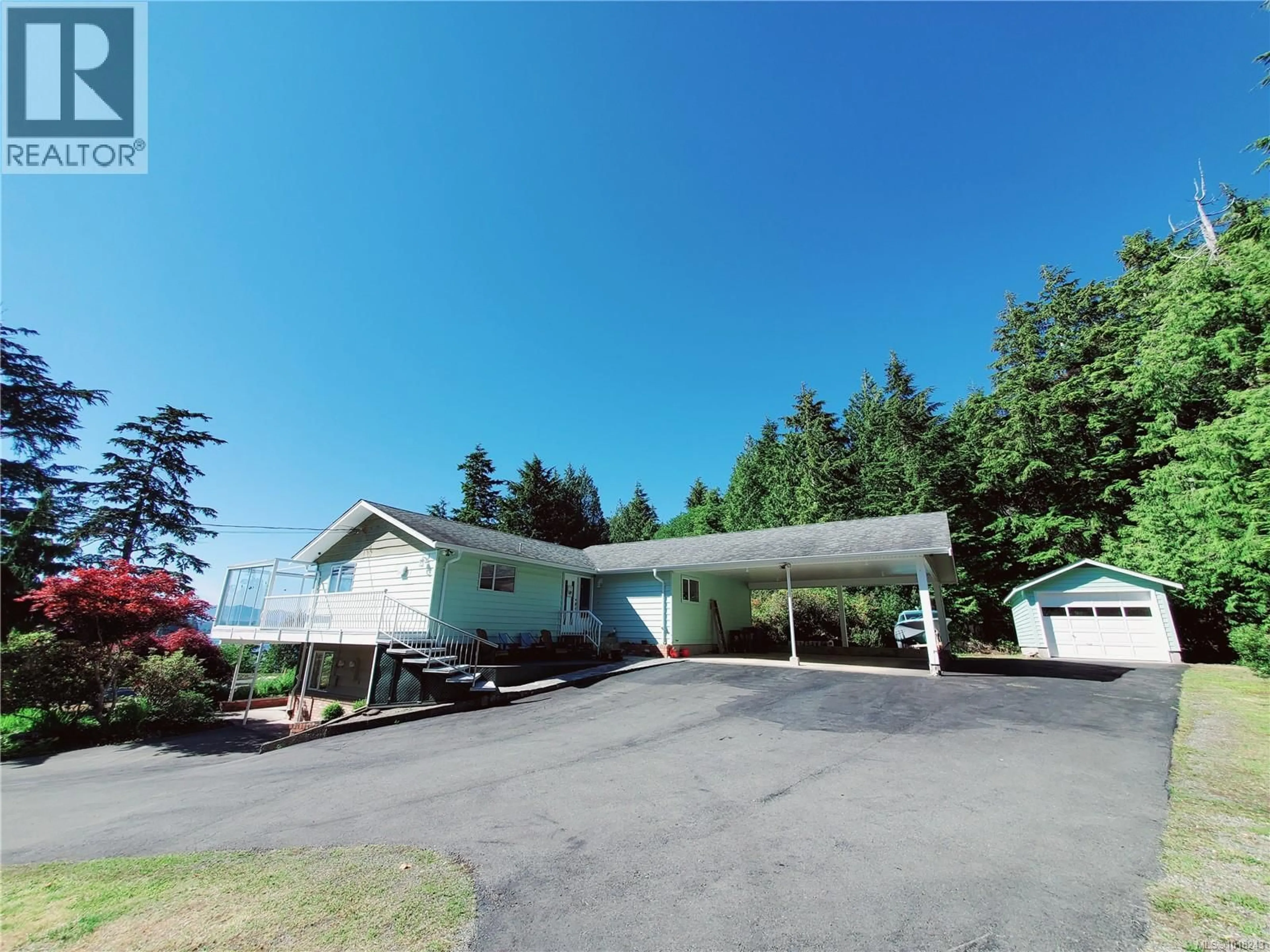 A pic from outside/outdoor area/front of a property/back of a property/a pic from drone, unknown for 270 CEDAR STREET, Tofino British Columbia V0R2Z0