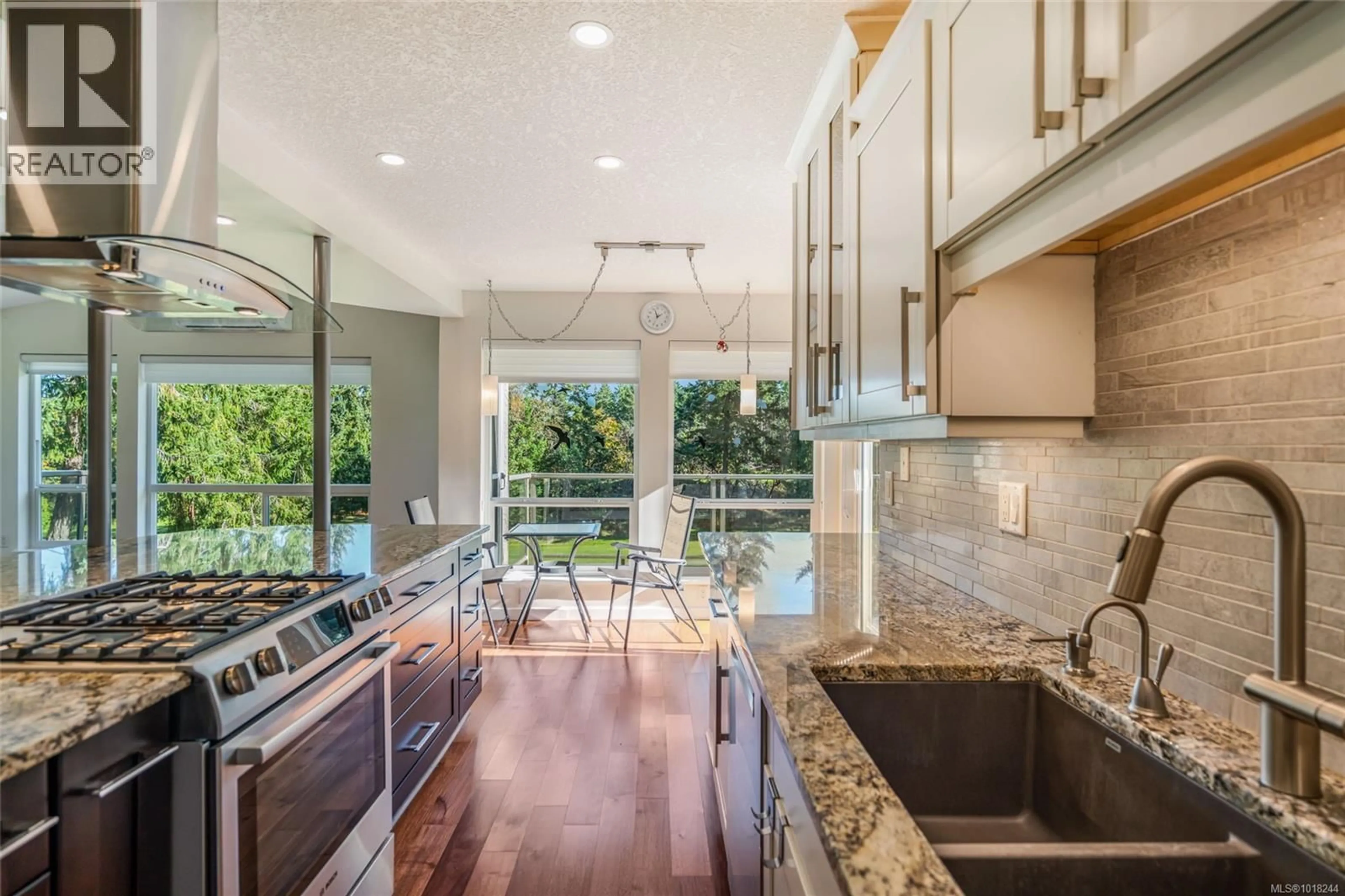 Contemporary kitchen, ceramic/tile floor for 6 - 2655 ANDOVER ROAD, Nanoose Bay British Columbia V9P9J5
