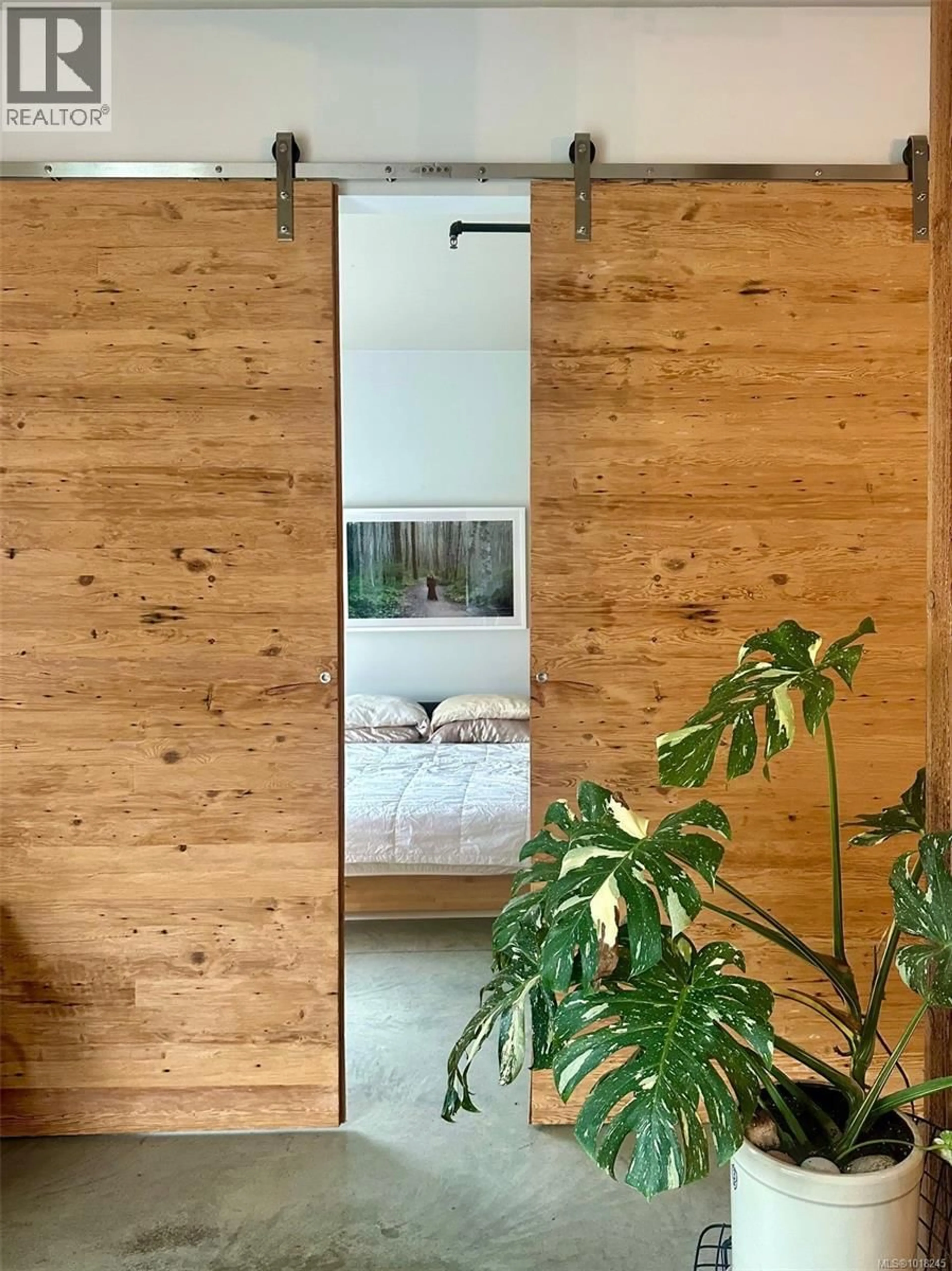 Contemporary bathroom, wood/laminate floor for 309 - 455 SITKUM ROAD, Victoria British Columbia V9A7N9
