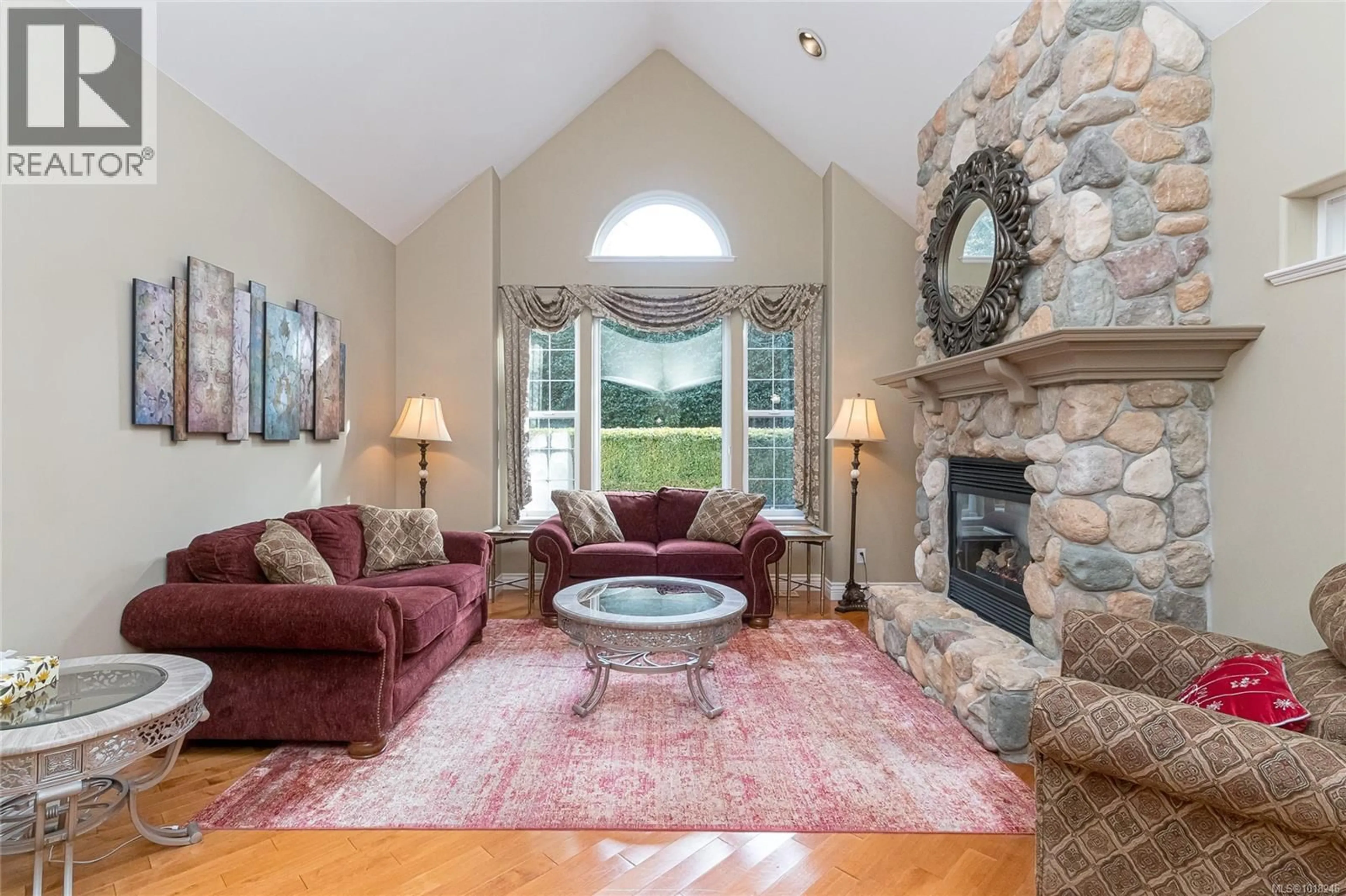 Living room with furniture, unknown for 4512 GORDON POINT DRIVE, Saanich British Columbia V8Z6L2