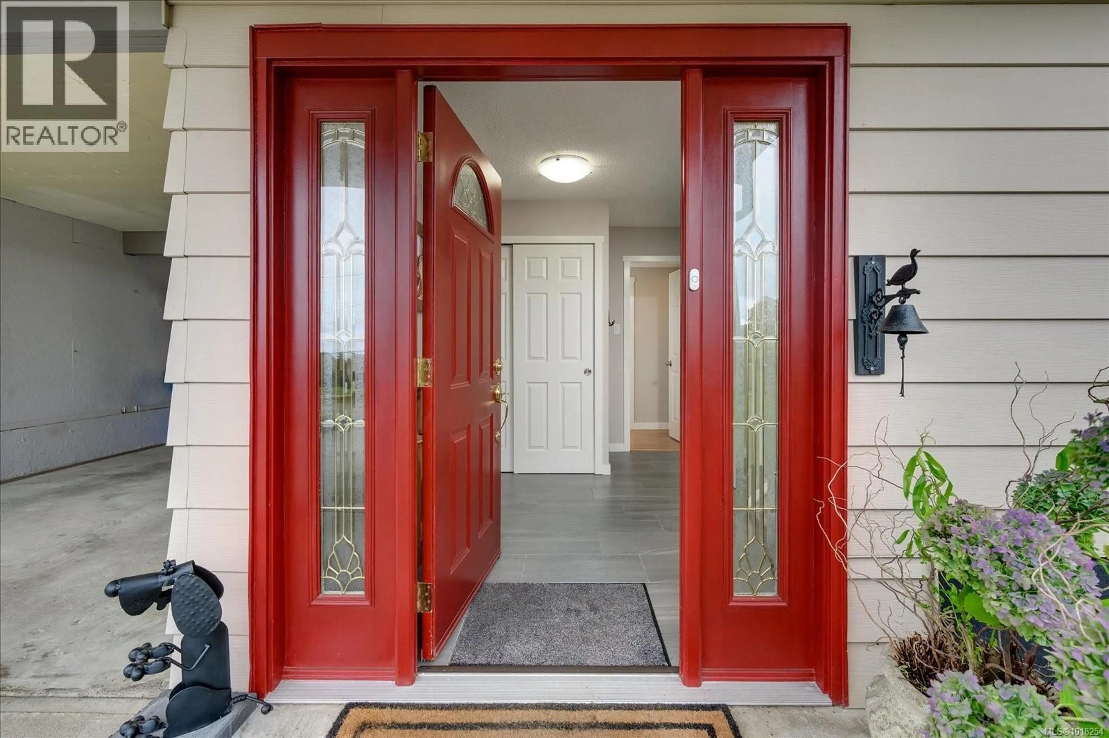 Indoor entryway for 6891 HARWOOD DRIVE, Lantzville British Columbia V0R2H0