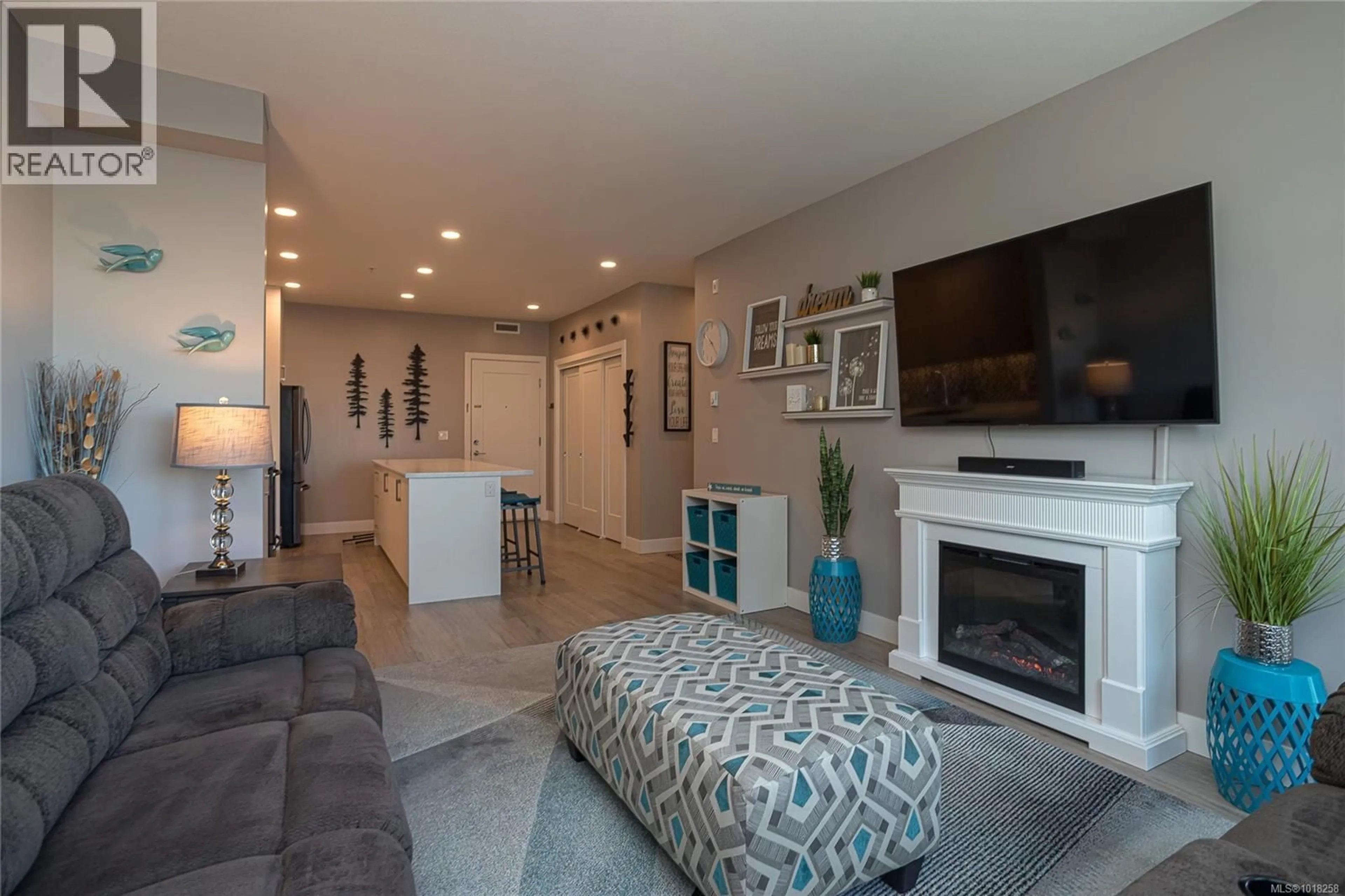 Living room with furniture, unknown for 203 - 6540 METRAL DRIVE, Nanaimo British Columbia V9T2L8