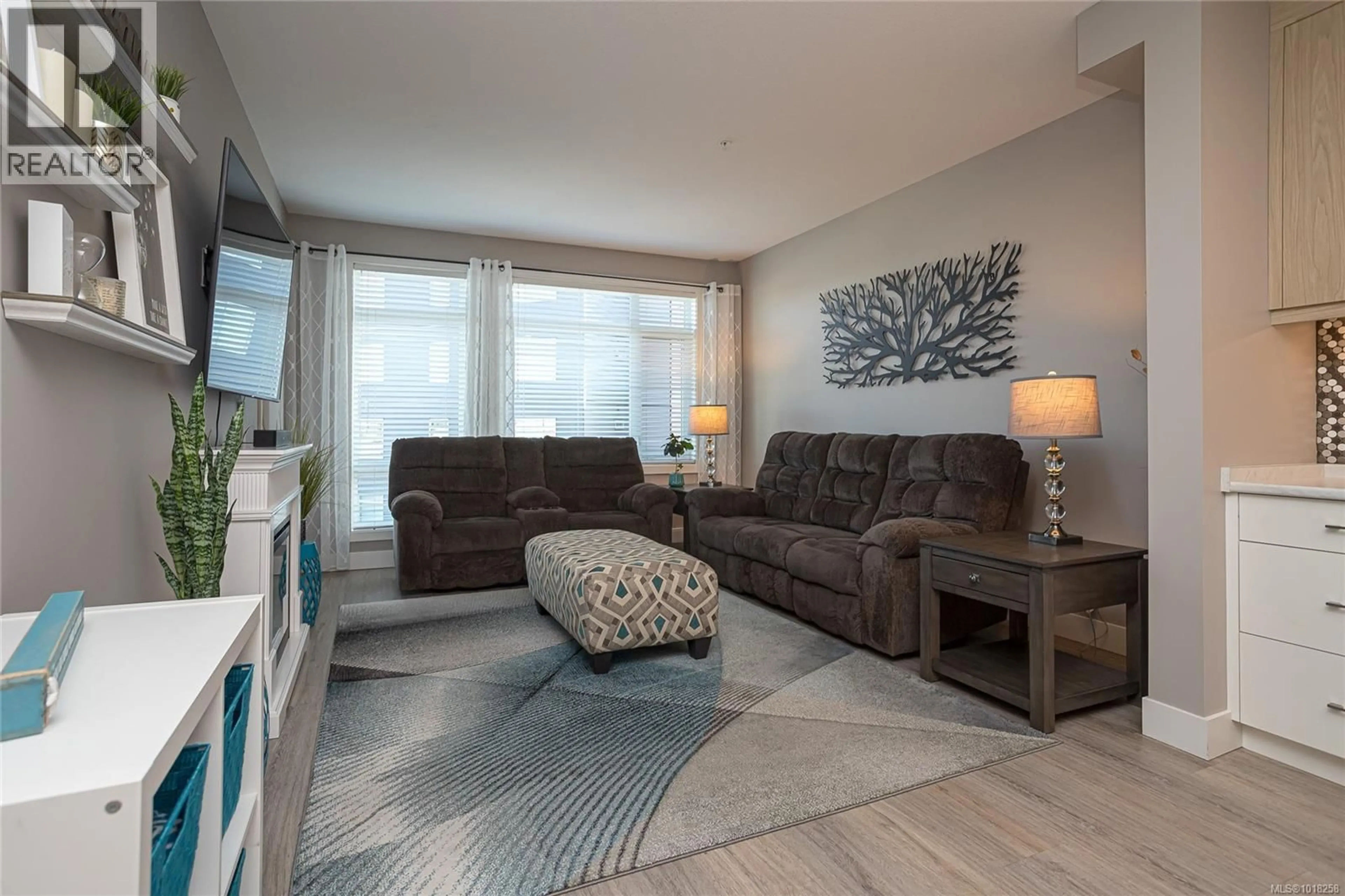 Living room with furniture, unknown for 203 - 6540 METRAL DRIVE, Nanaimo British Columbia V9T2L8