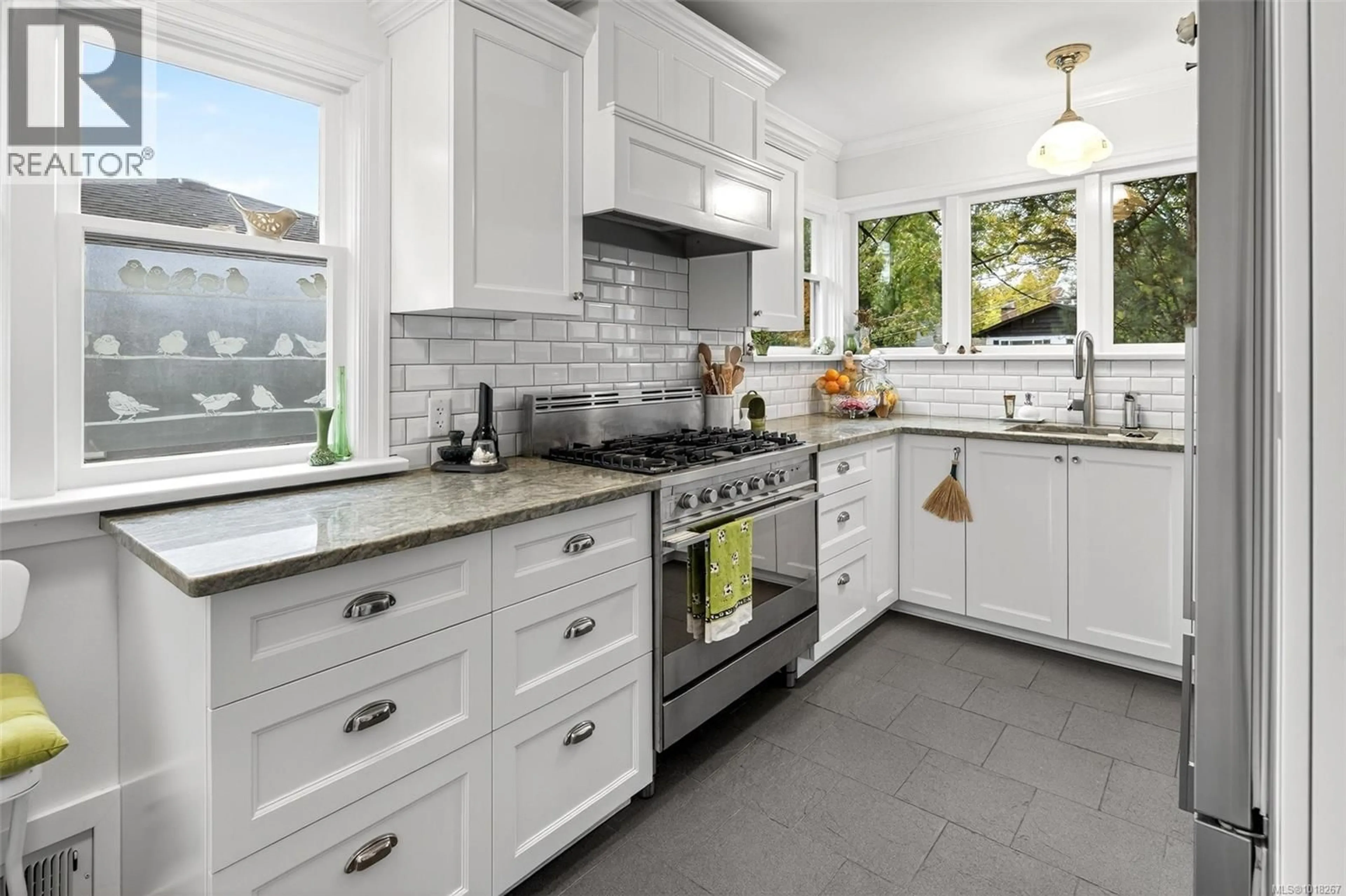 Contemporary kitchen, ceramic/tile floor for 416 RICHMOND AVENUE, Victoria British Columbia V8S3Y4