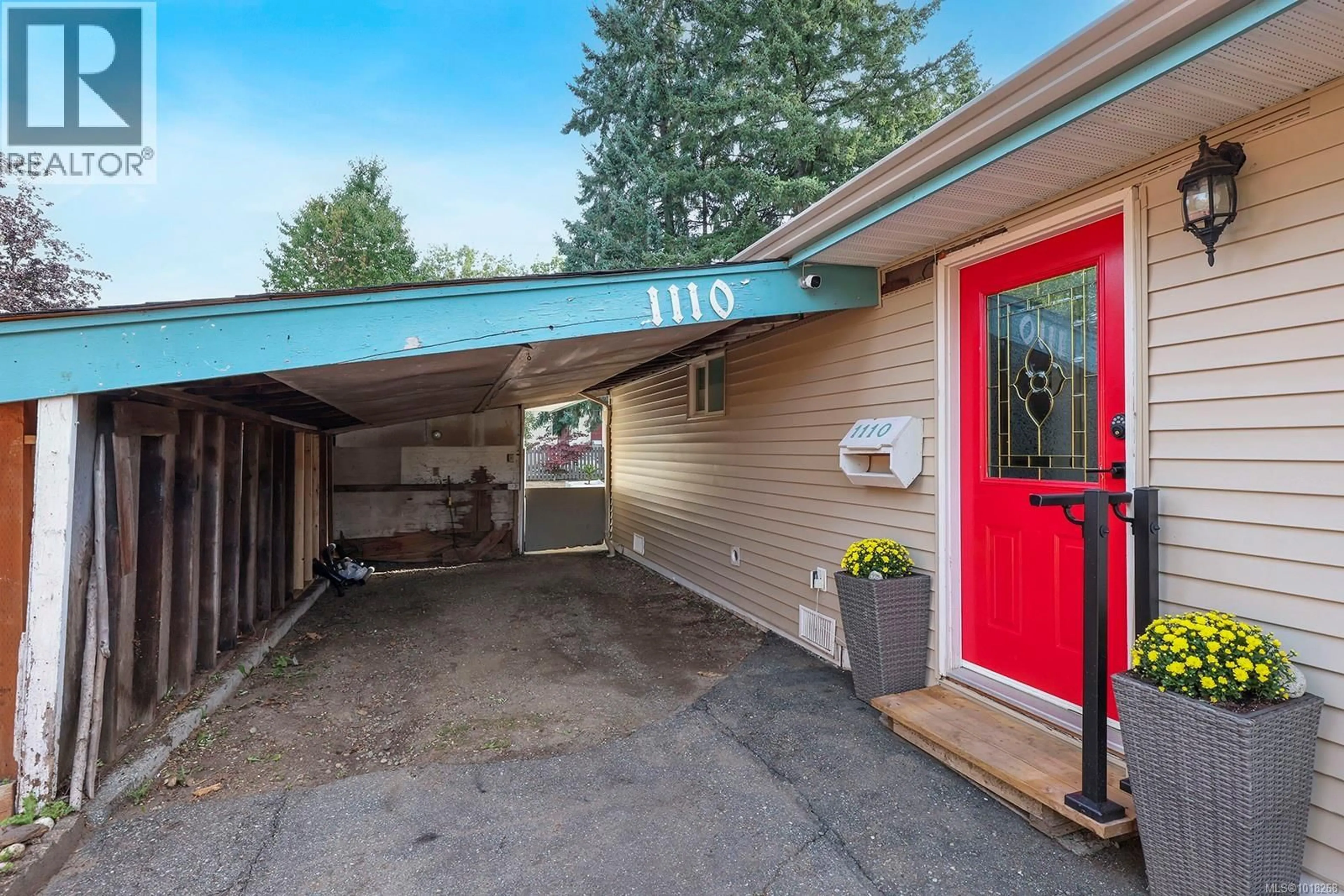 Patio, street for 1110 URQUHART AVENUE, Courtenay British Columbia V9N3K5